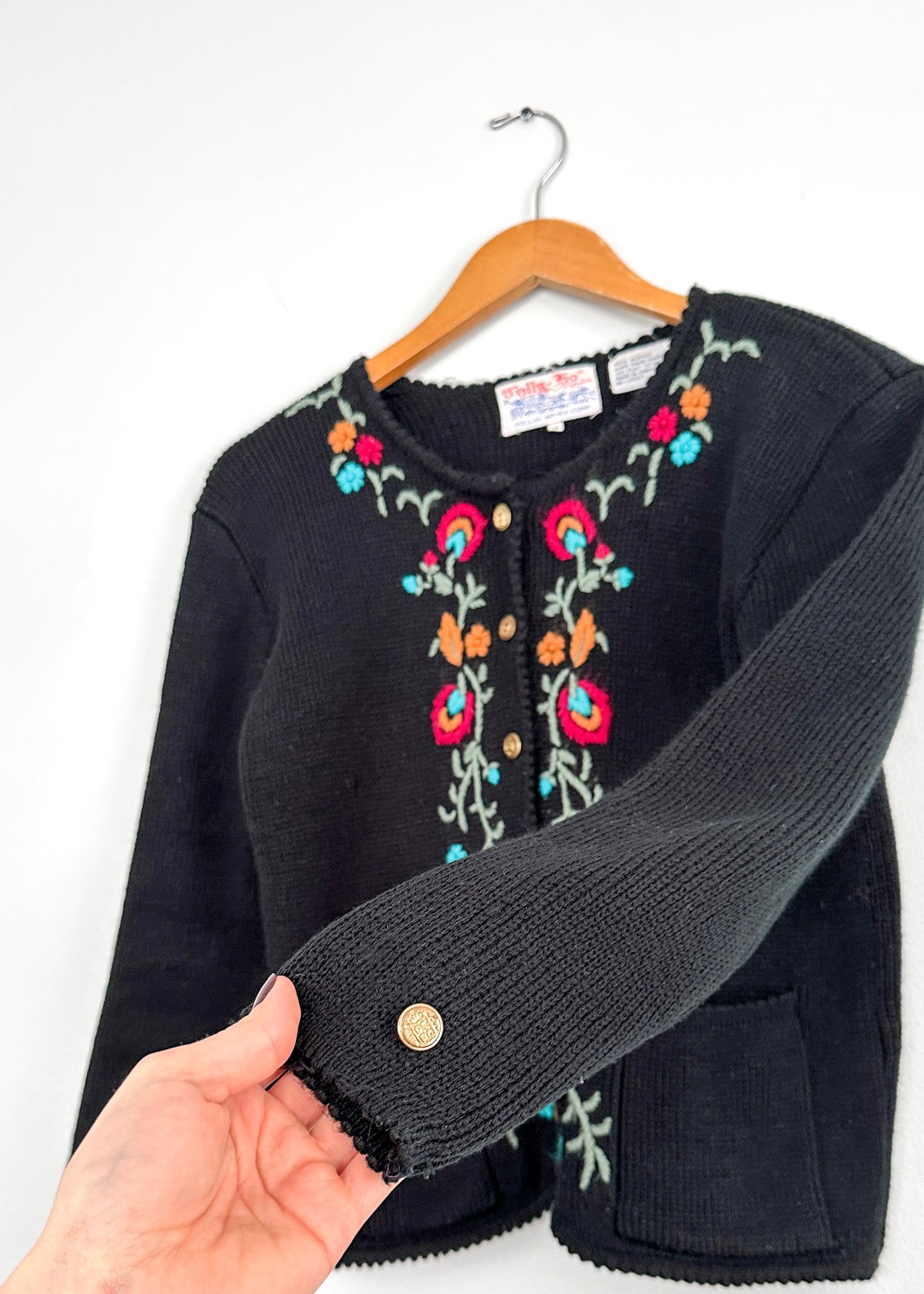 Vintage 70s Tally-Ho Floral Embroidered Hand Knit Cardigan Sweater (S)