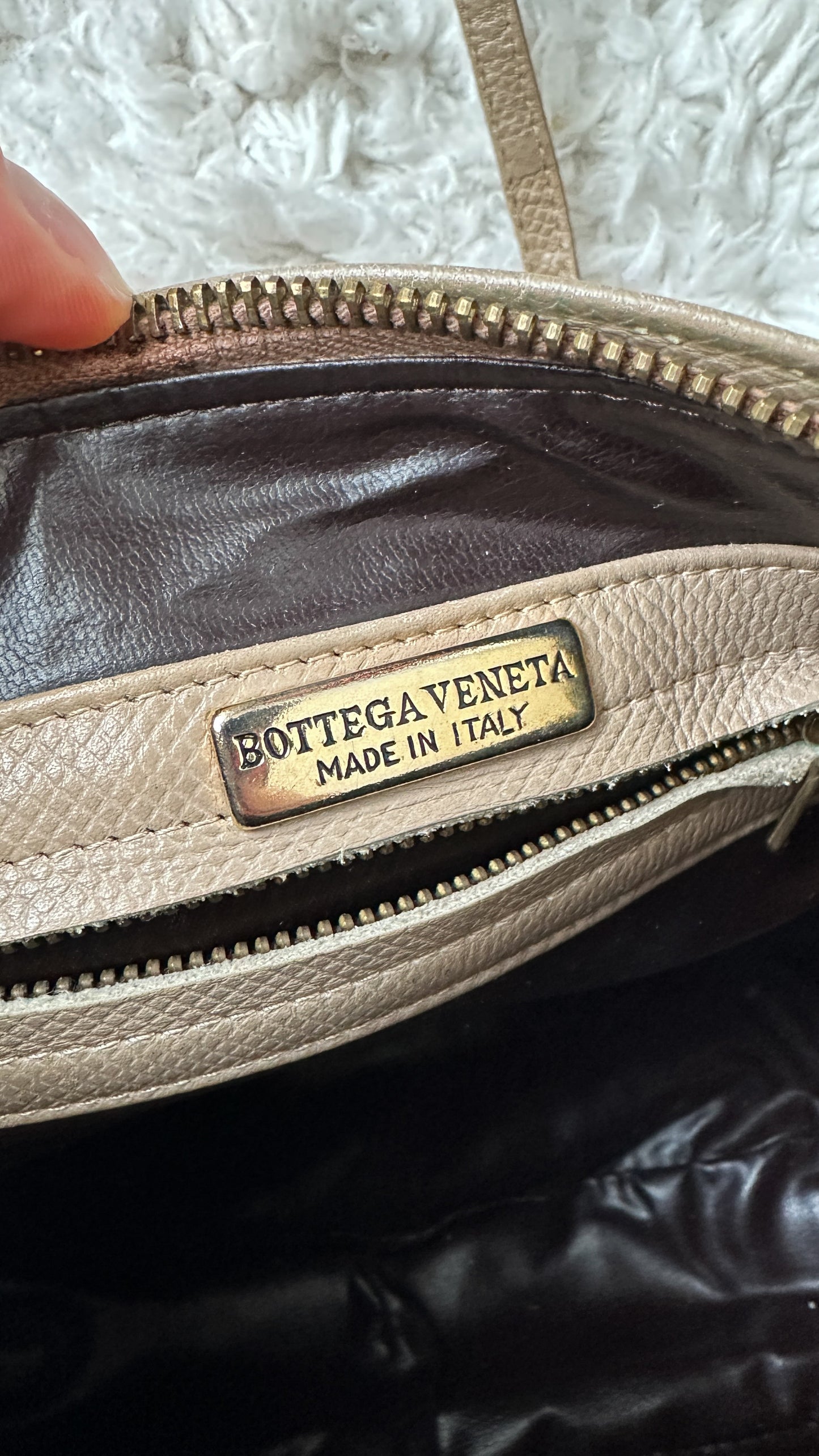 Vintage 80s Bottega Veneta Beige Textured Leather Zip Top Purse