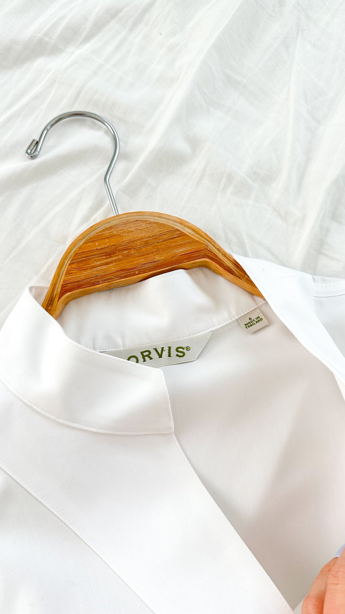 Orvis Women's White Cotton Tailored Mandarin Collar Button Down (6)