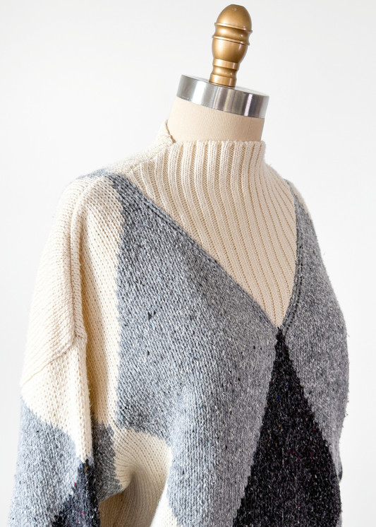 Vintage 90s Liz Sport White & Gray Argyle Cozy Knit Sweater (M)