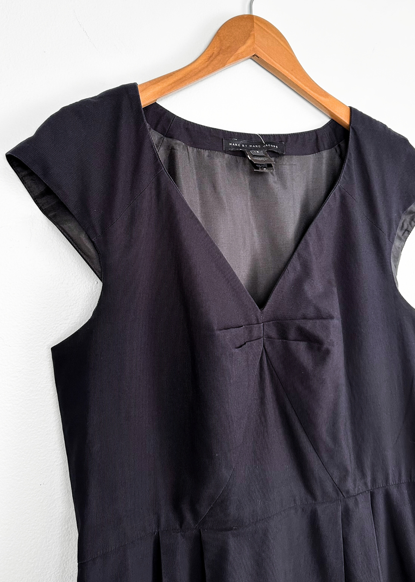 Marc by Marc Jacobs Navy Blue V-Neck Cap Sleeve Pleat A-Line Dress (12)