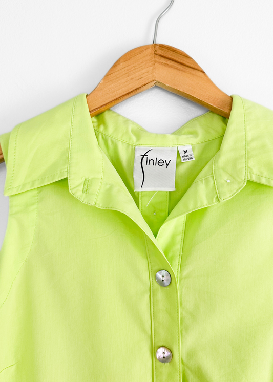 Finley Sleeveless Button Down Top in Limeade Bright Green (M)