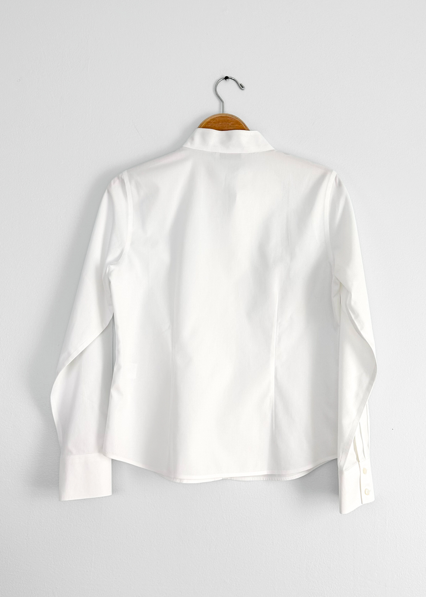 Orvis Women's White Cotton Tailored Mandarin Collar Button Down (6)