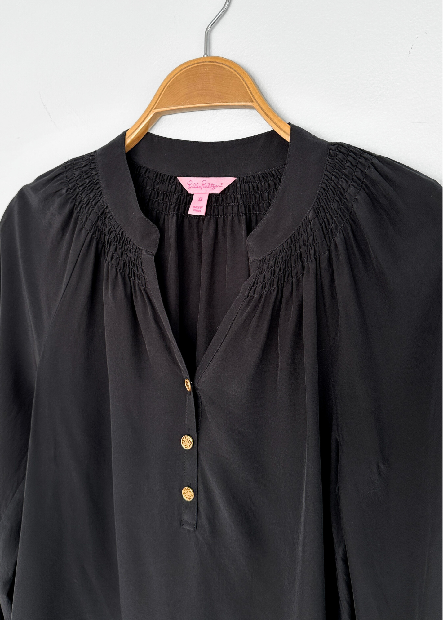 Lilly Pulitzer Elsa Black Silk Gold Stud Sleeve Top (XS)