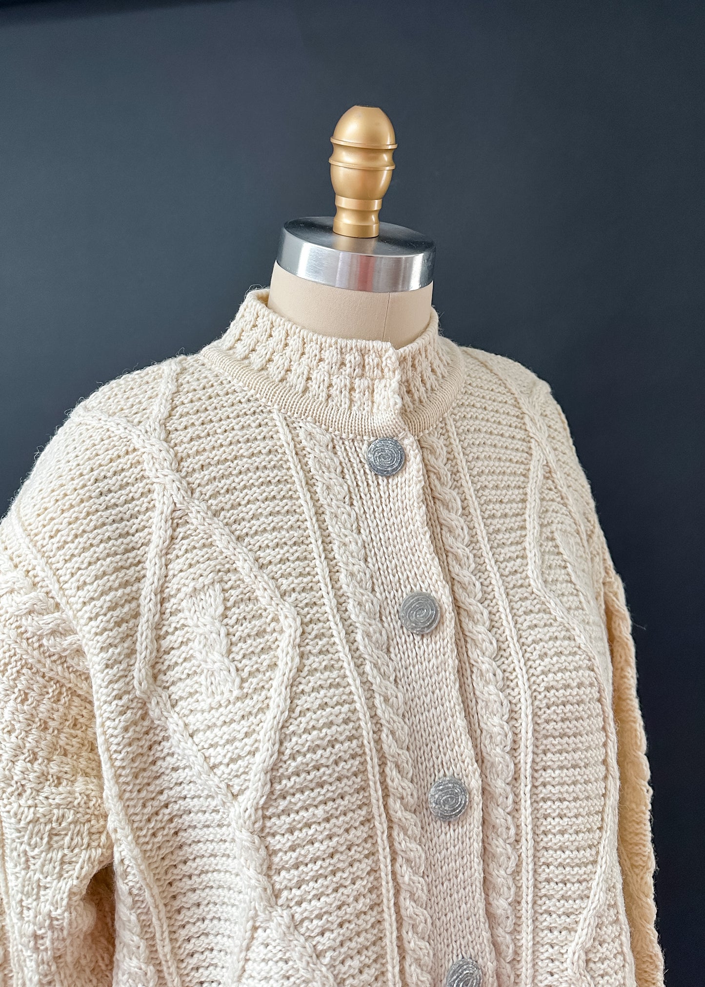 Vintage 80s Ireland Carraig Donn Aran Cream Pure New Wool Cardigan Sweater