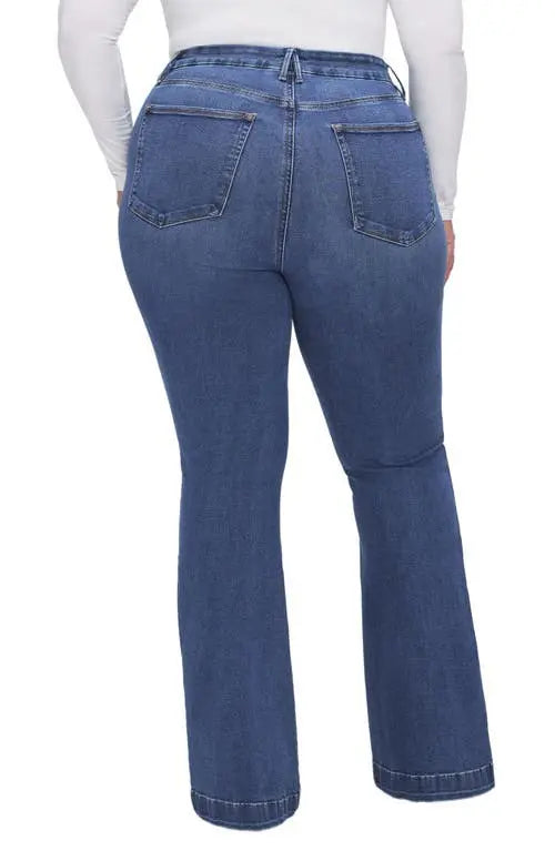 Good American Good Legs Flare Jeans in BBLUE305 Medium Wash (14 or 32)