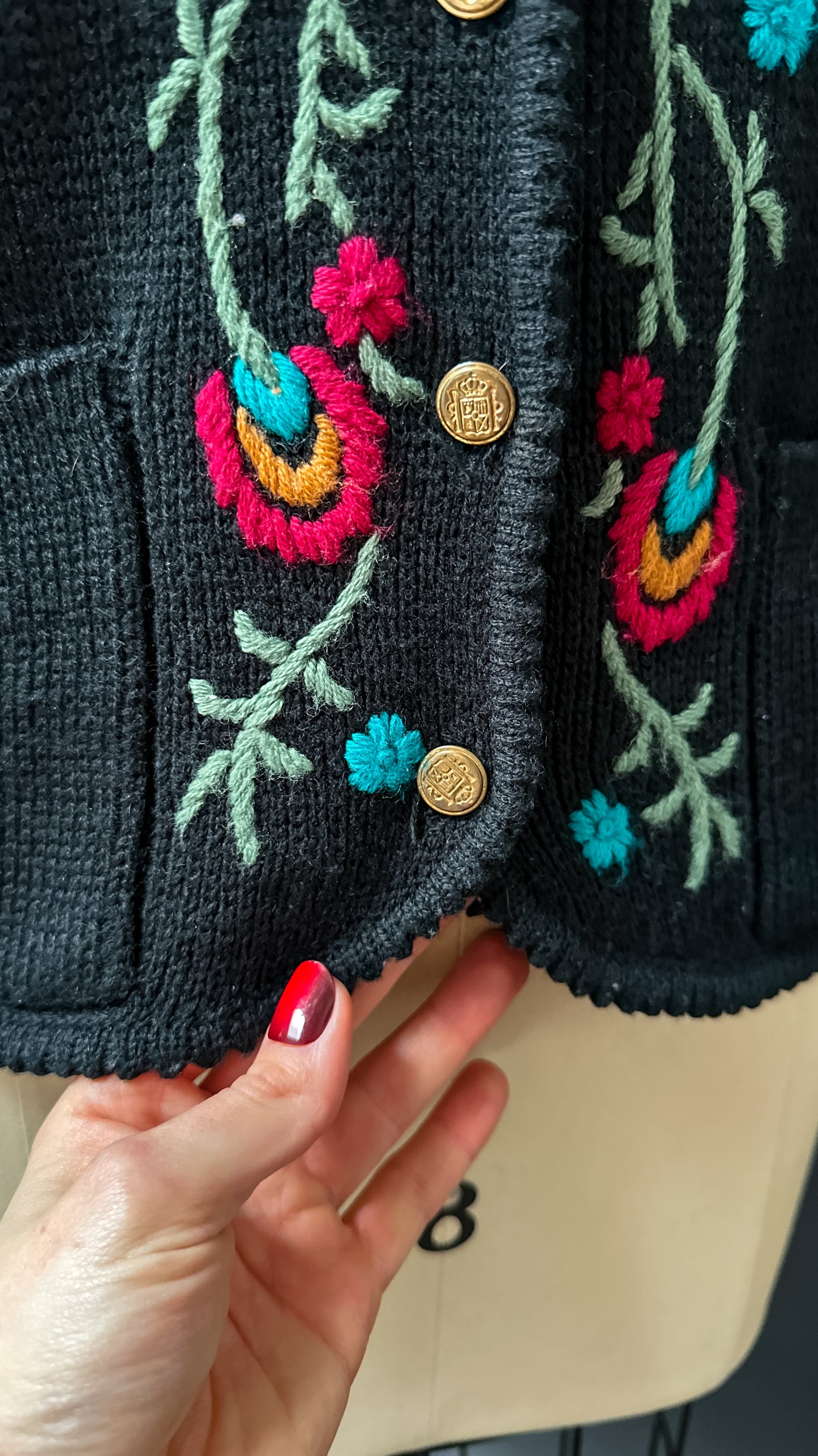 Vintage 70s Tally-Ho Floral Embroidered Hand Knit Cardigan Sweater (S)