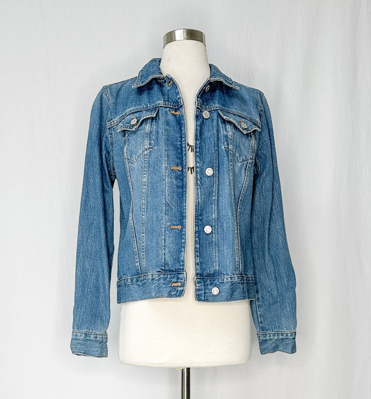 Gap Classic Denim Jacket in Medium Wash (M)