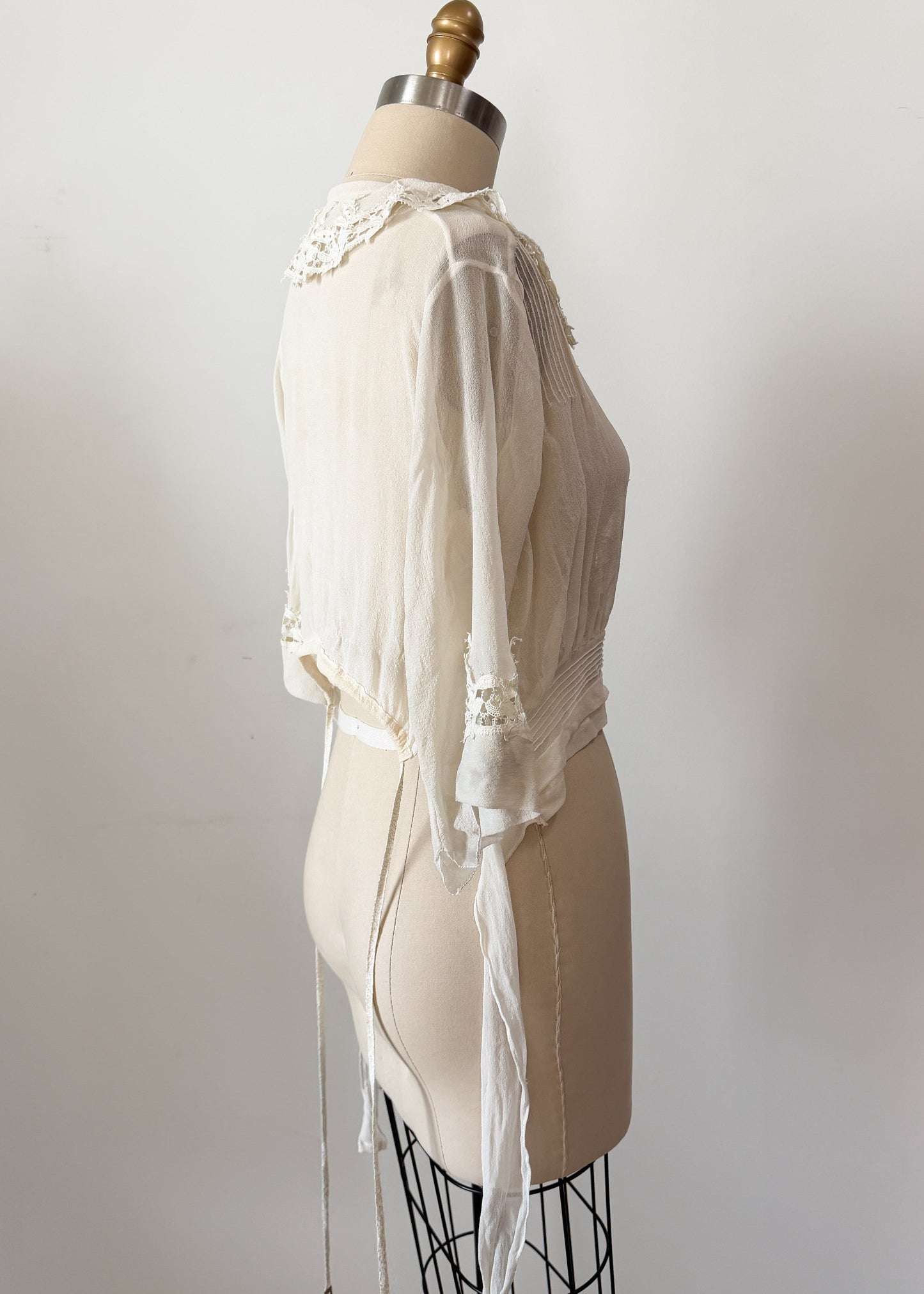 Antique Edwardian Silk Lingerie Blouse with Irish Crochet Lace  c. 1905–1915