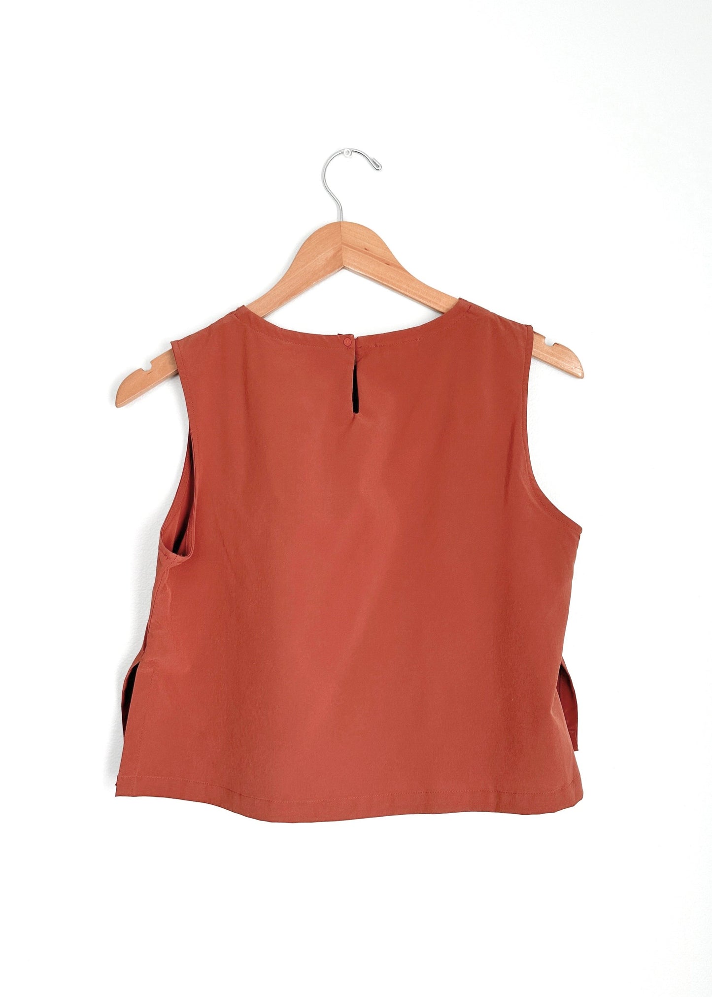 Wayre Limited Edition: Boxy Shift & Snap Crop Tank Top (S)