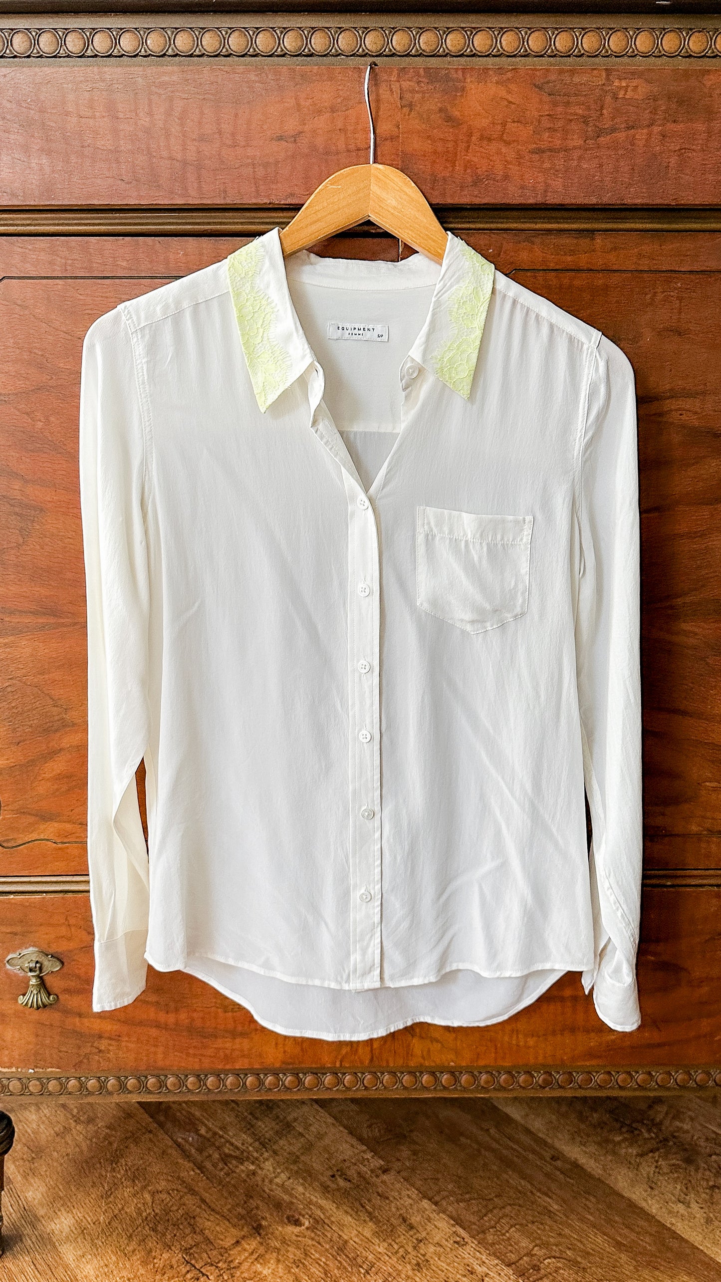Equipment Femme Cream Silk Button Down with Chartreuse Lace Collar (S)