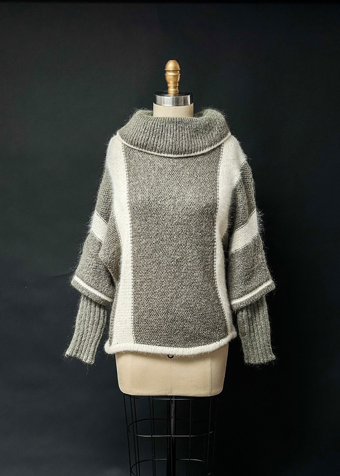 Vintage Olive Green & Cream Cozy Mohair Angora Wool Sweater (M)