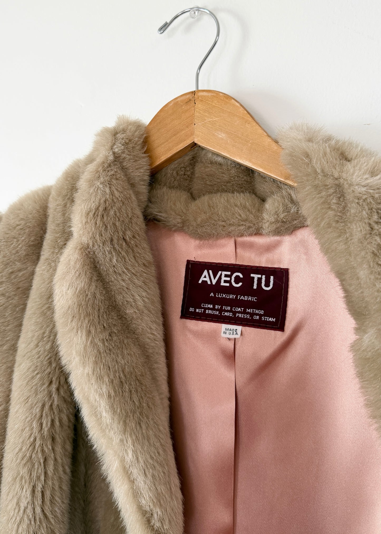 NEW Avec Tu Vintage  Faux Fur Blonde Coat Long Swing Princess Coat USA Union Made