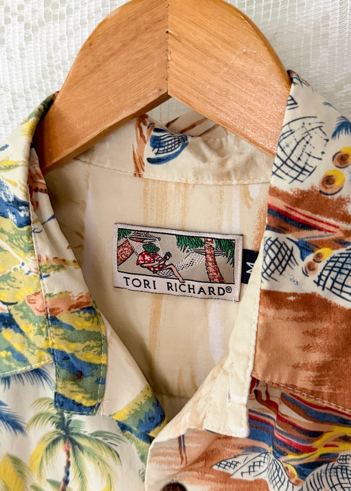 Vintage 00s Tori Richard Hawaiian Scenic Print Button-Up Shirt (men's M)