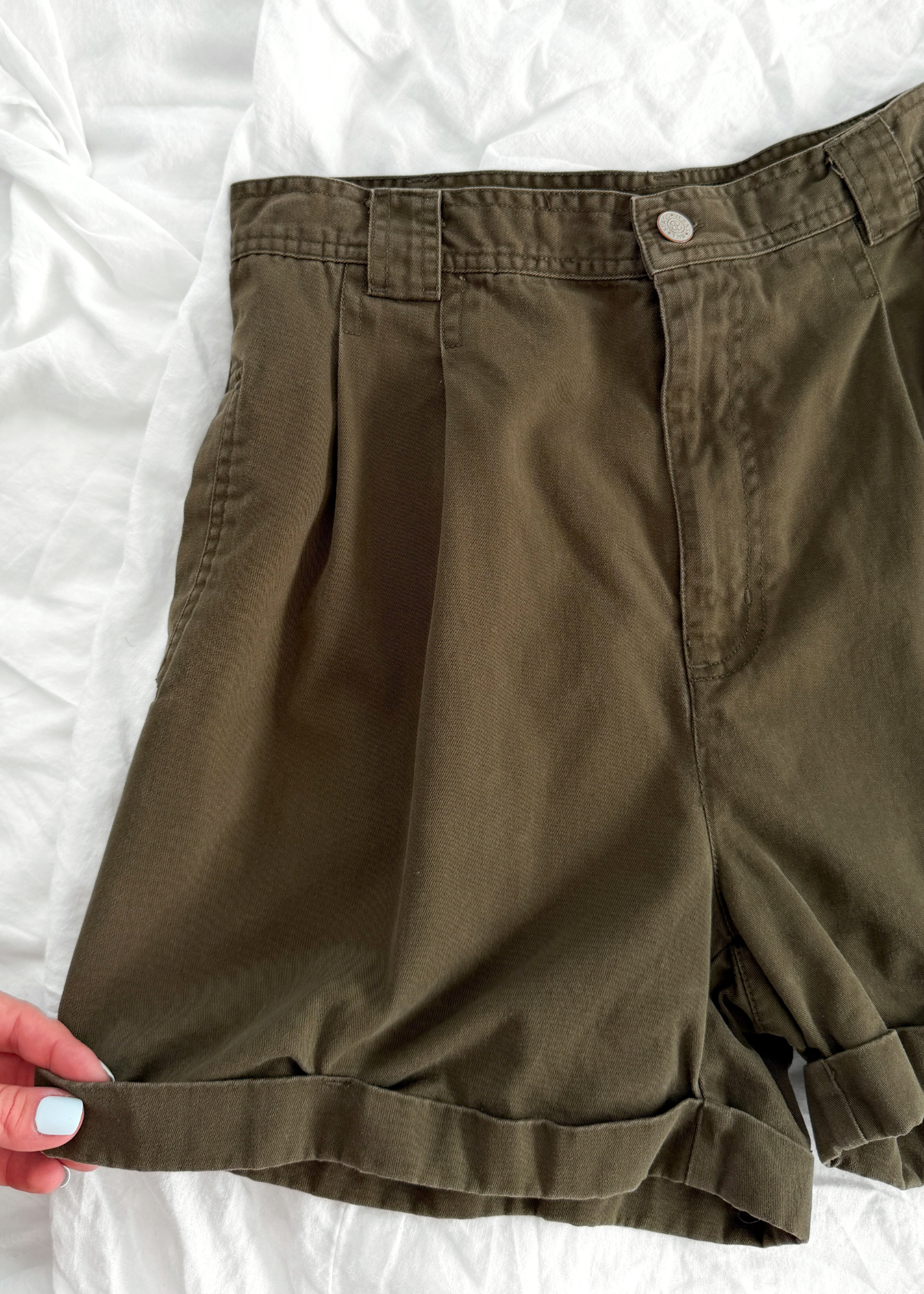 Vintage 90s Bill Blass Olive Green Khaki Cotton High Waist Rolled Cuff Shorts
