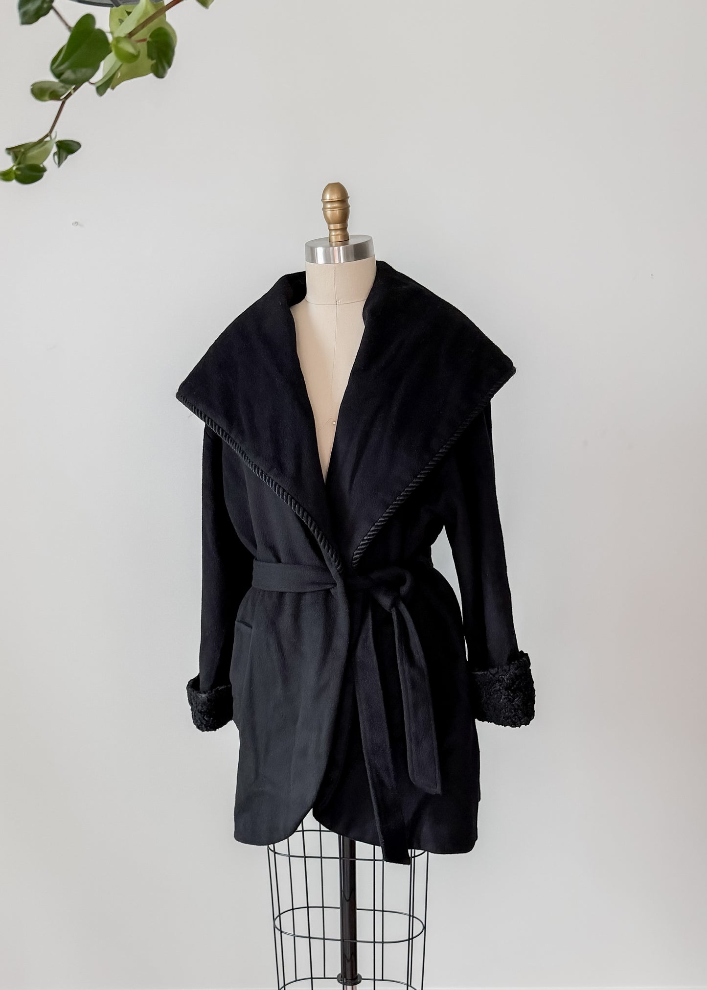 Vintage 80s Lorovi Black Wool Cloak Tie Front Coat (S/M)