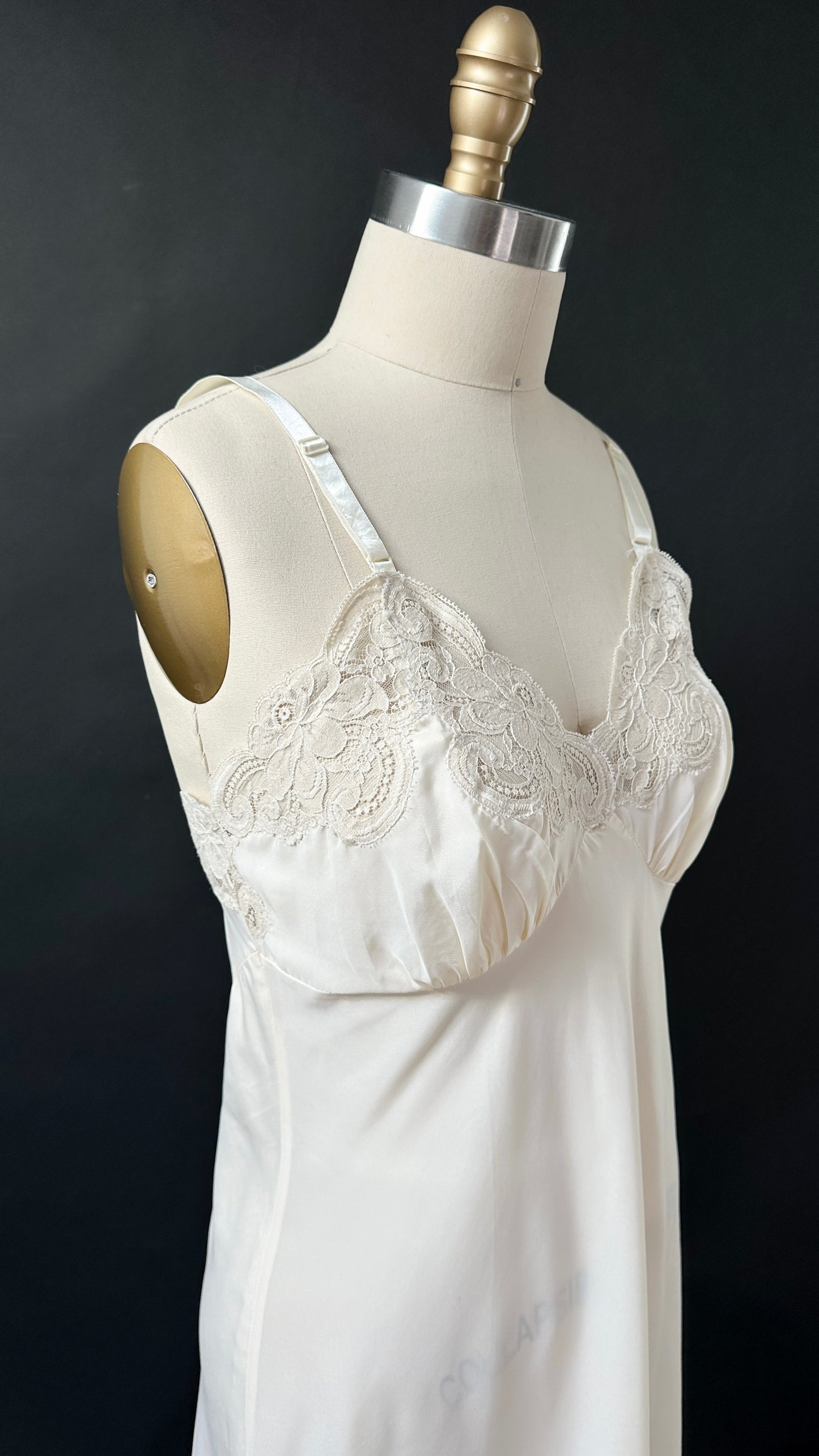 Vintage 80s Union Made Lady Lynne Cream Silky Lace Trim Slip Dress (M)