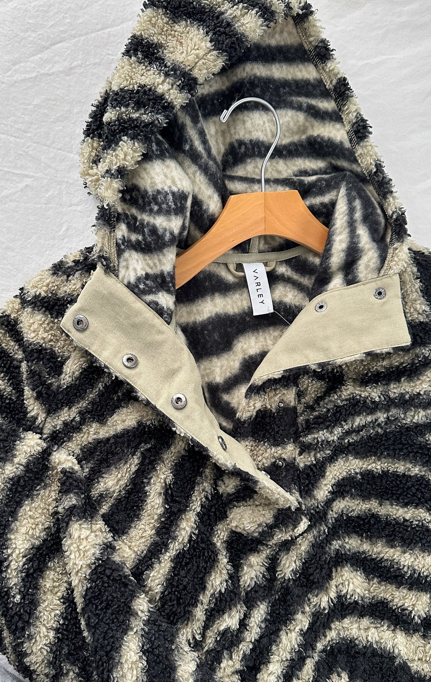 Varley Whitfield Faux Fur Hooded Jacket in Gravity Zebra (M)