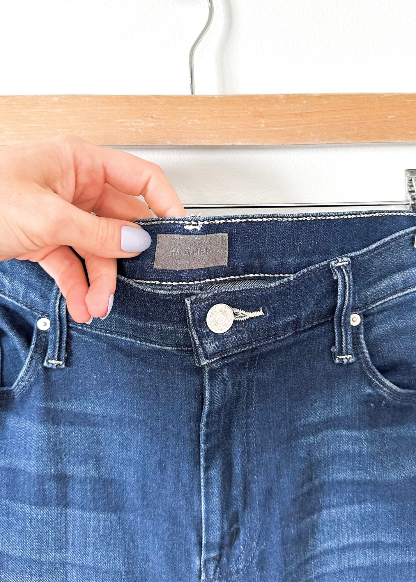 MOTHER The Weekender Fray Denim Flare Mid-Rise Jeans in Tongue and Chic (33)