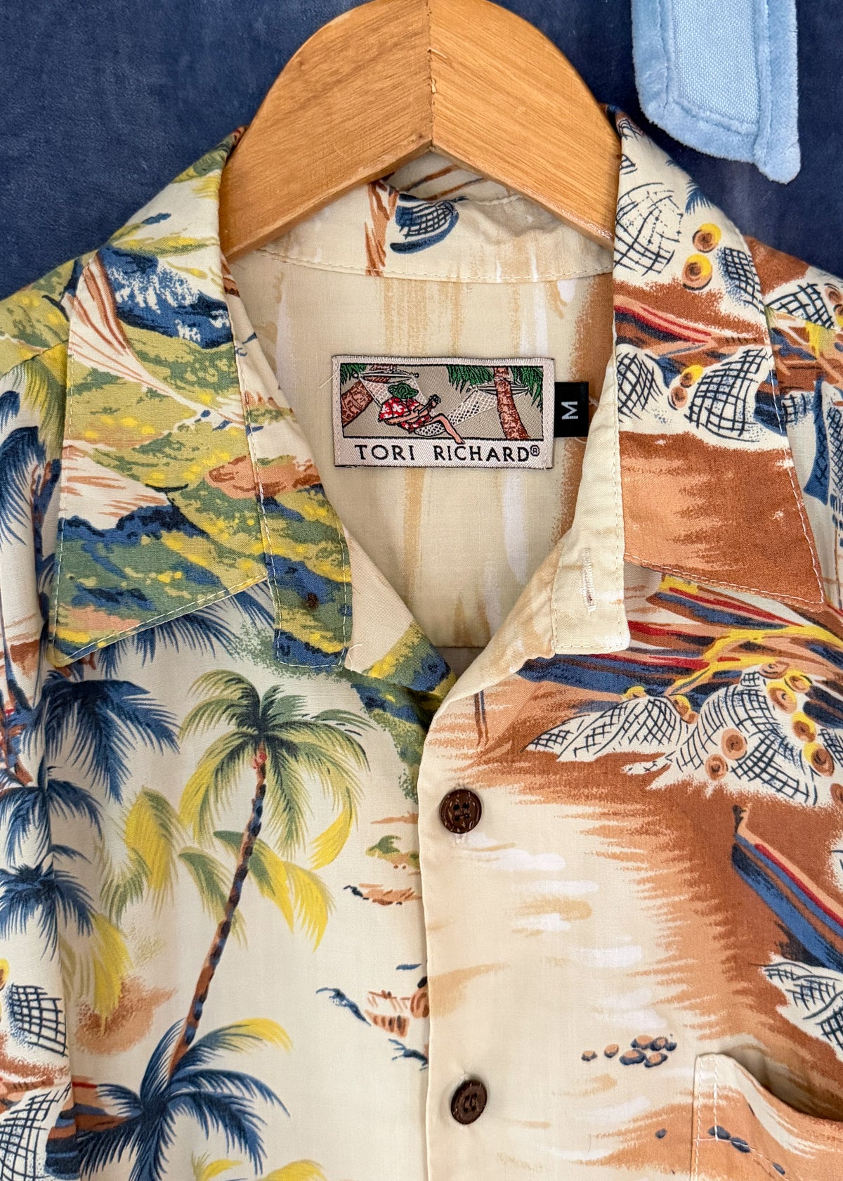 Vintage 00s Tori Richard Hawaiian Scenic Print Button-Up Shirt (men's M)