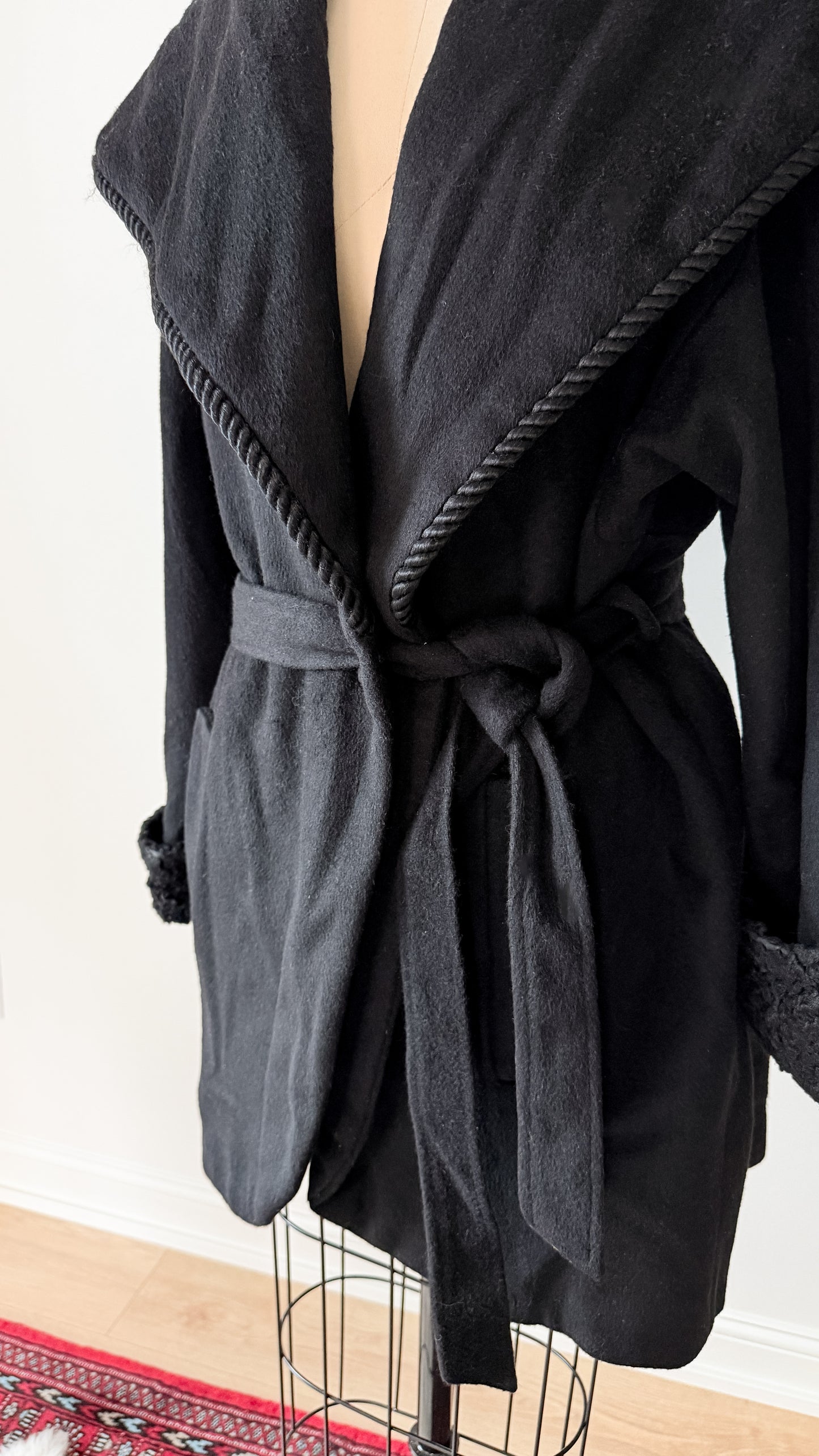 Vintage 80s Lorovi Black Wool Cloak Tie Front Coat (S/M)