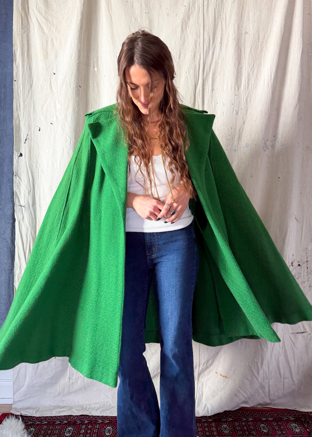 Vintage 60s Higbee's Cleveland Kelly Green Bouclé Cape Coat