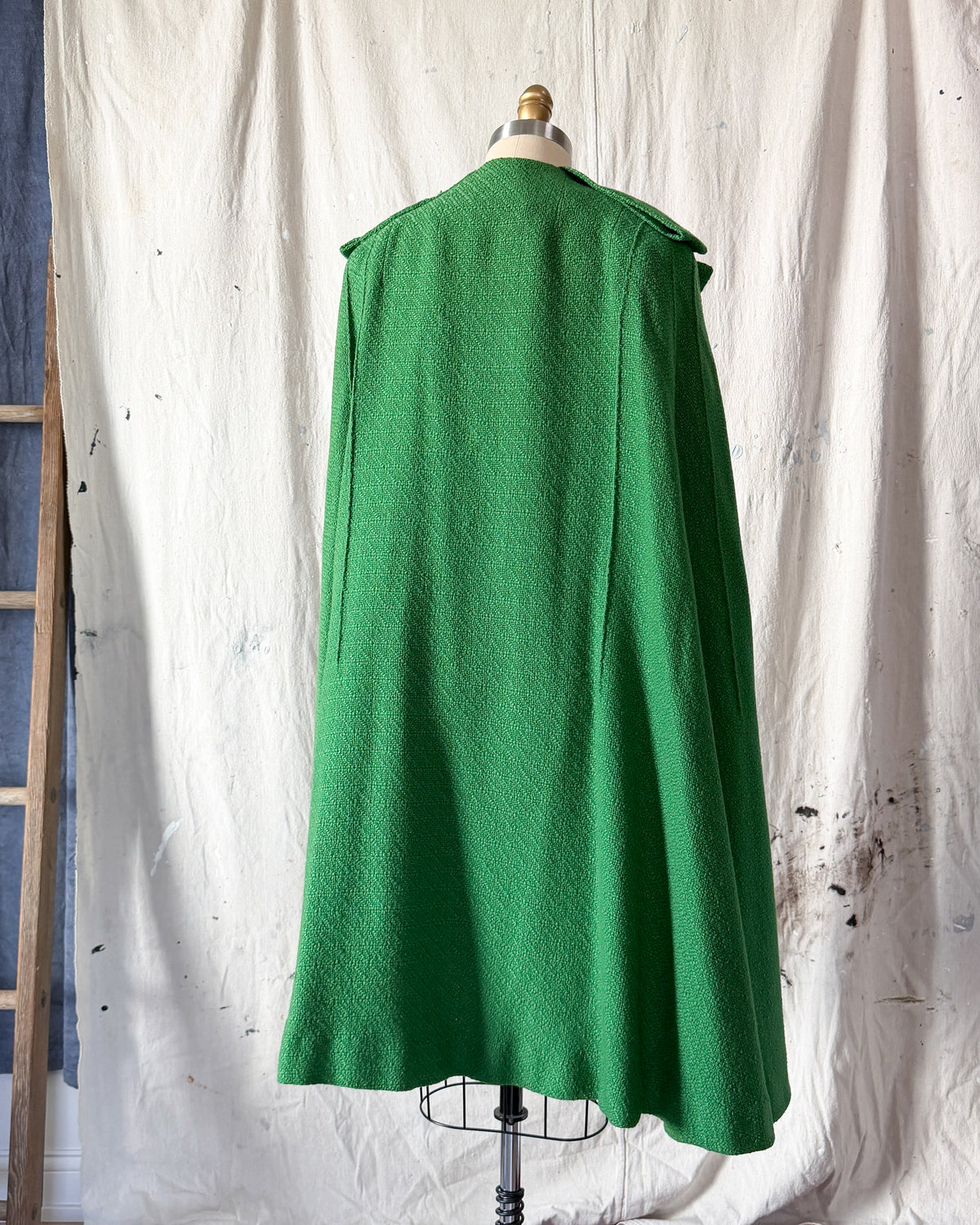 Vintage 60s Higbee's Cleveland Kelly Green Bouclé Cape Coat
