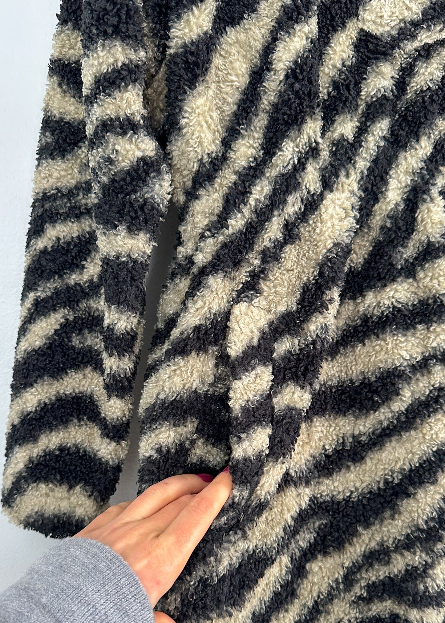 Varley Whitfield Faux Fur Hooded Jacket in Gravity Zebra (M)