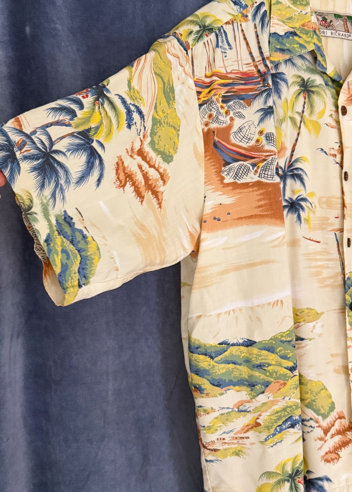Vintage 00s Tori Richard Hawaiian Scenic Print Button-Up Shirt (men's M)