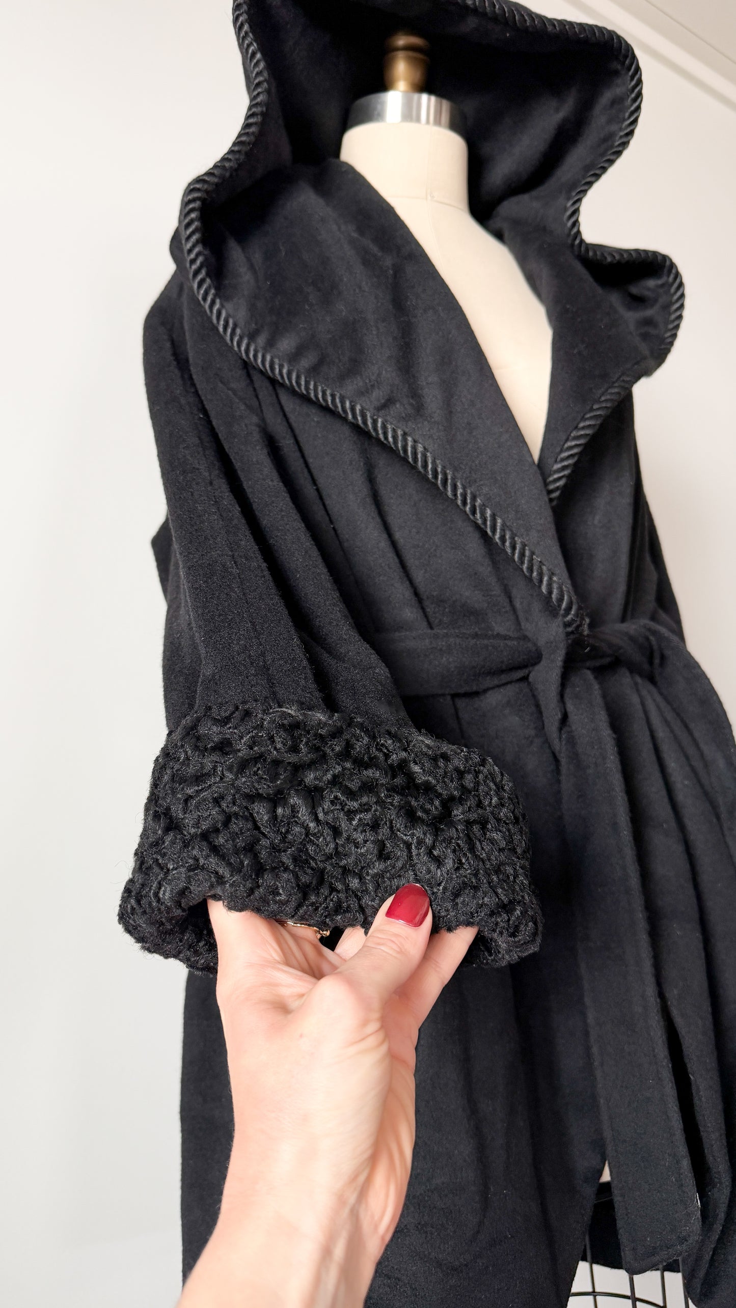 Vintage 80s Lorovi Black Wool Cloak Tie Front Coat (S/M)