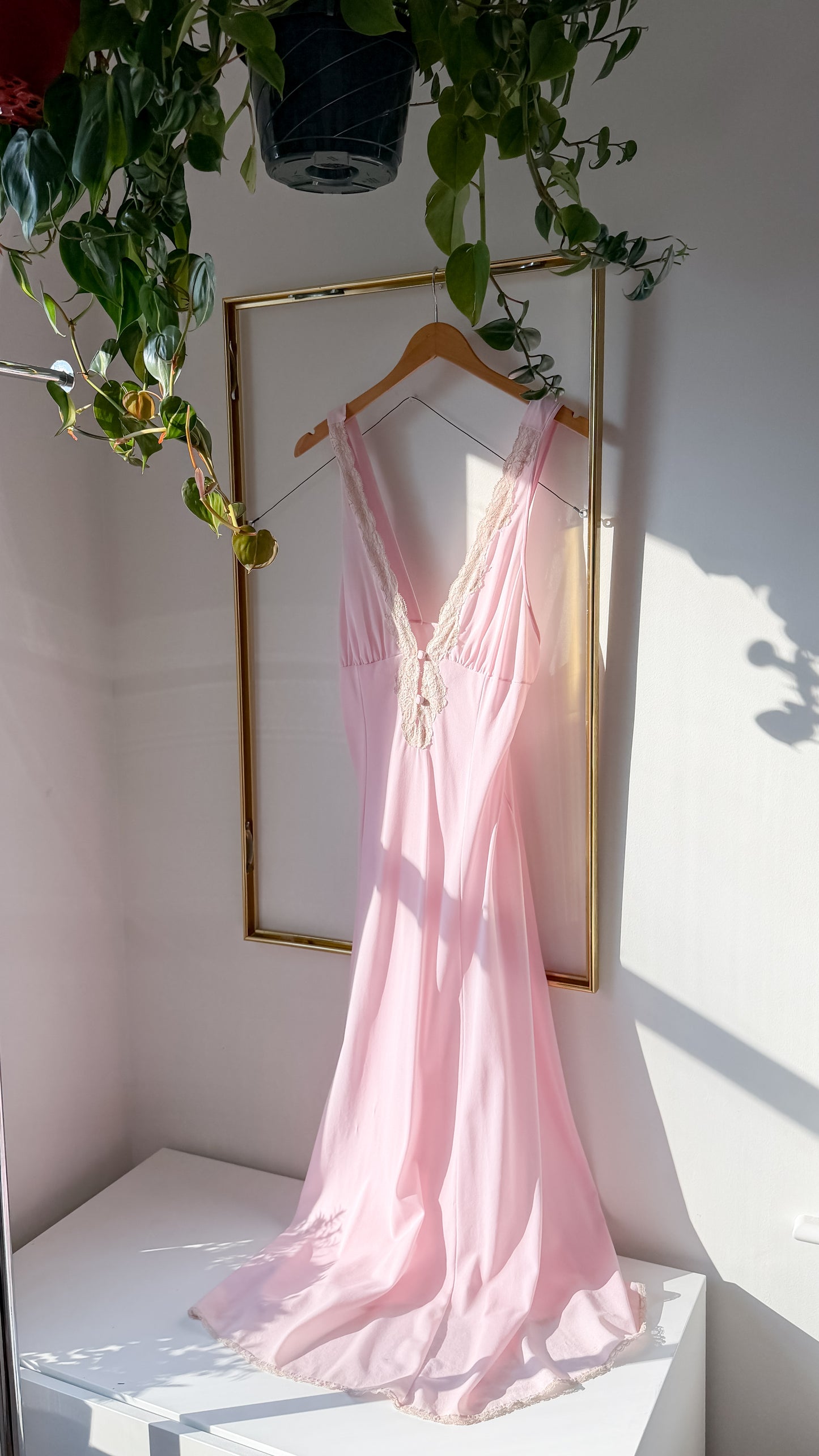Vintage 80s Val Mode Light Pink Lingerie Slip Nighty Full Length (M)