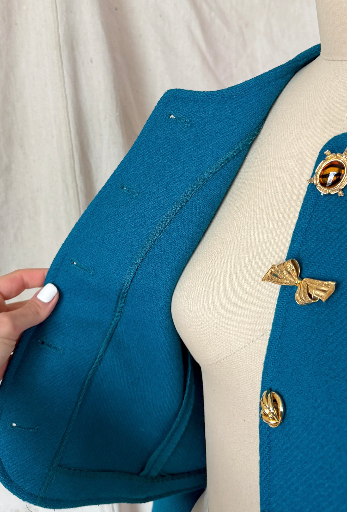 Vintage Pendleton Teal Wool Cropped Jacket Upcycled Brooches (M)