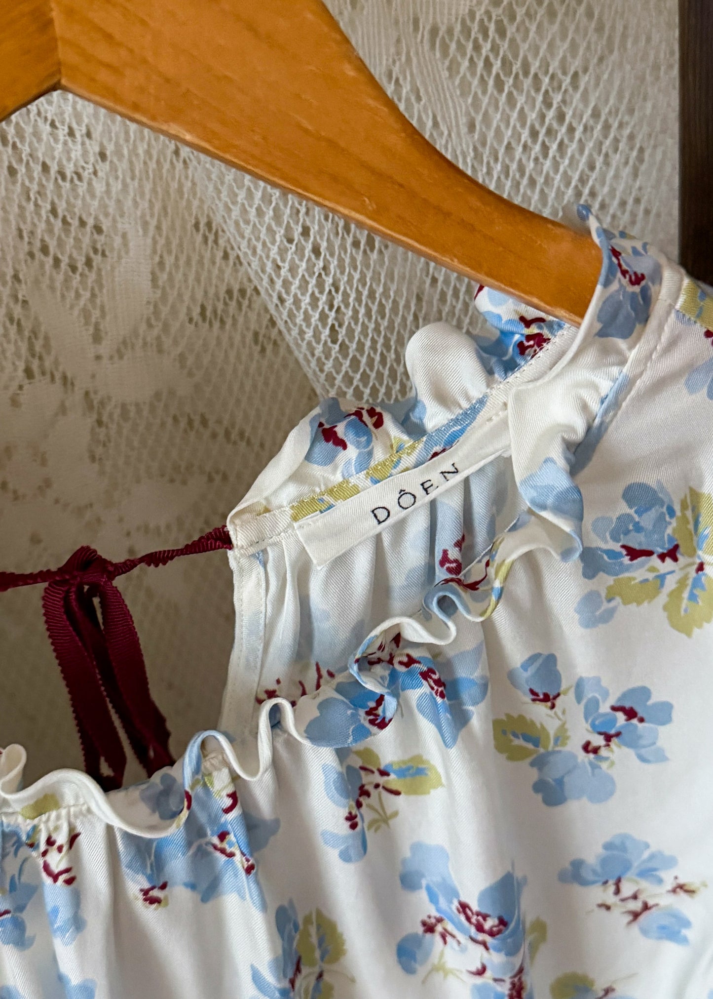 Doen Yvie Top Bleu Flocking Floral Print