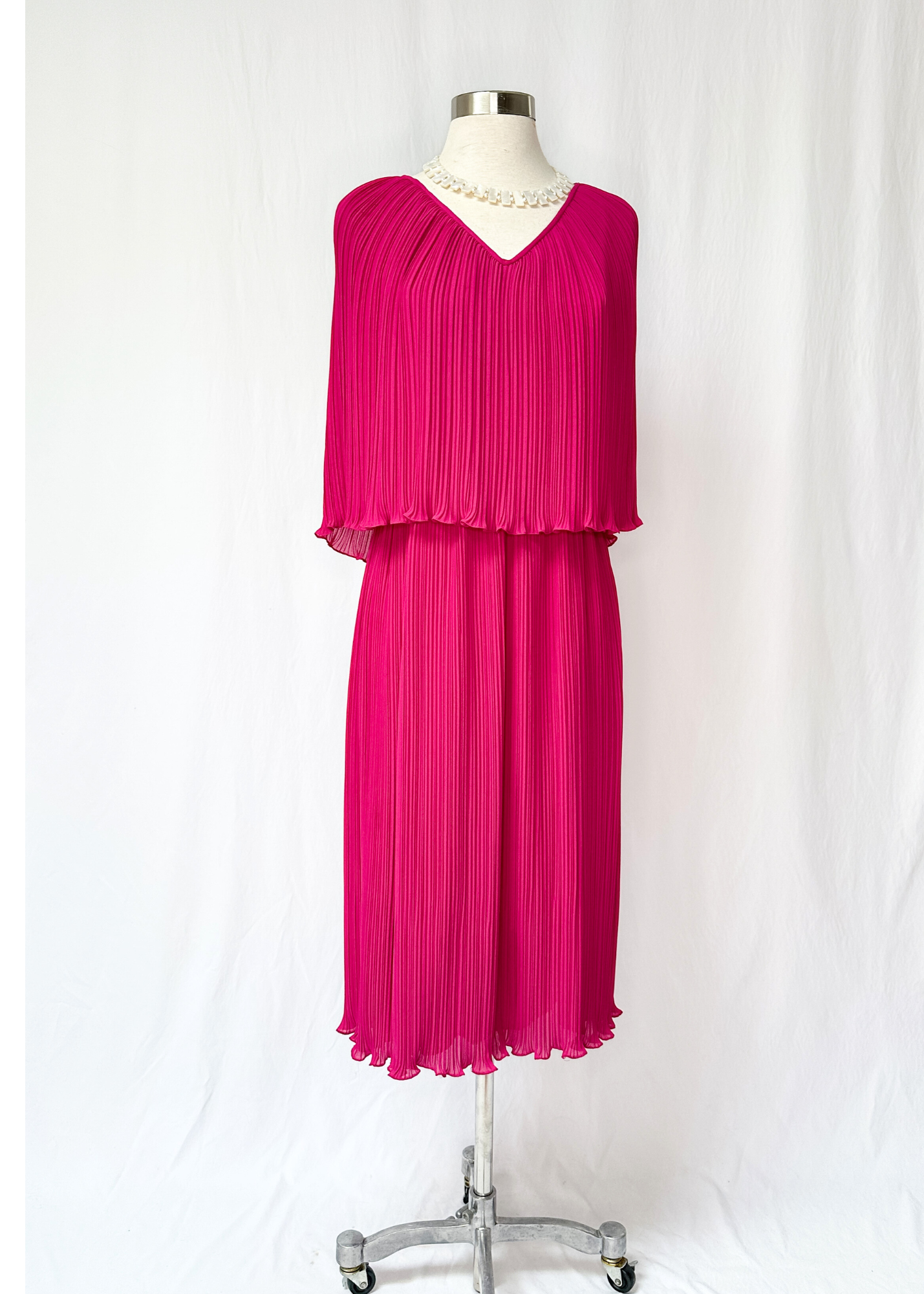 Vintage Chisholm Halle Magenta Dark Pink Pleated Cape Top Dress (M)