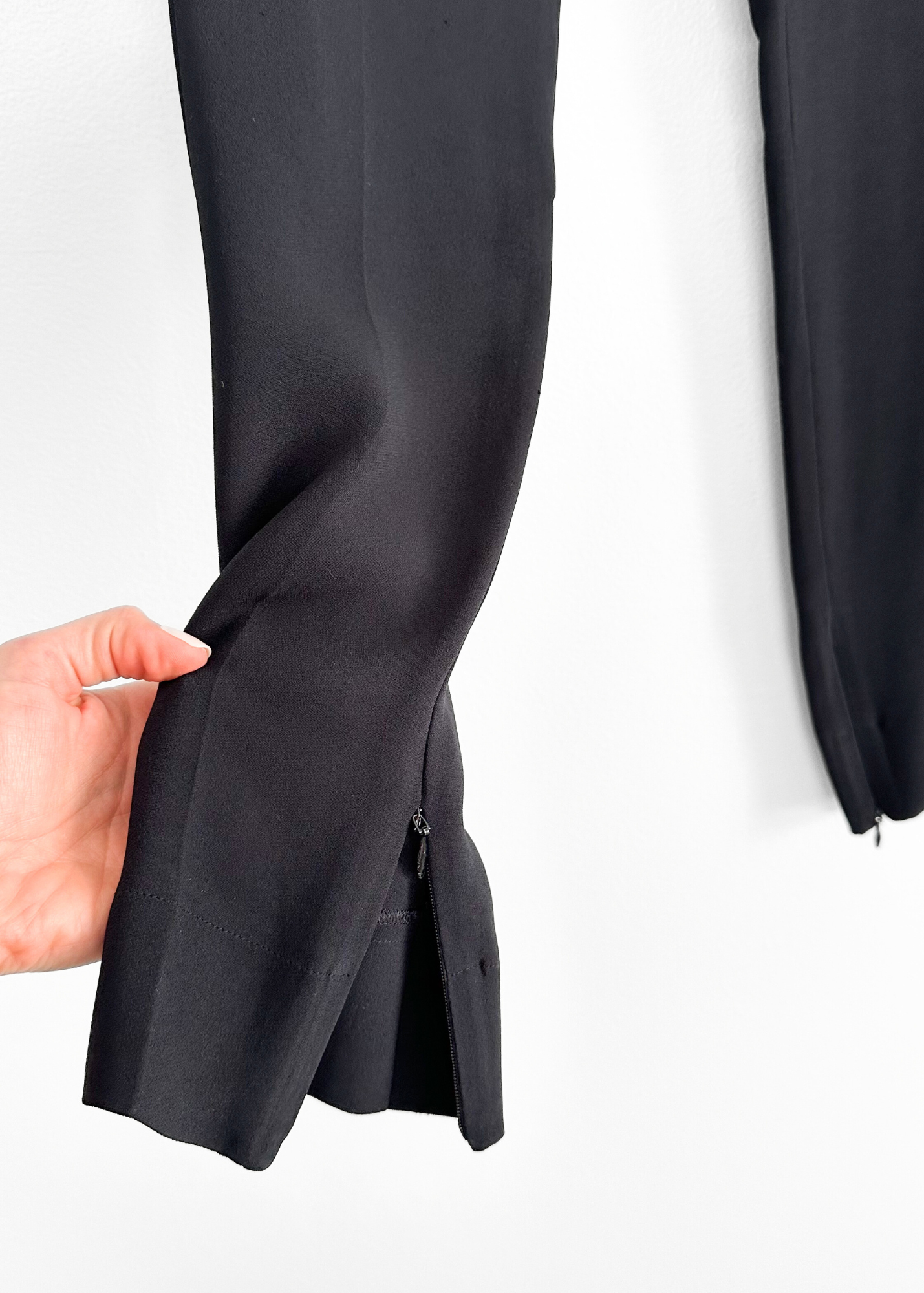 Les Copains Black Tapered Zip Ankle Pants (IT 40 or US 4)