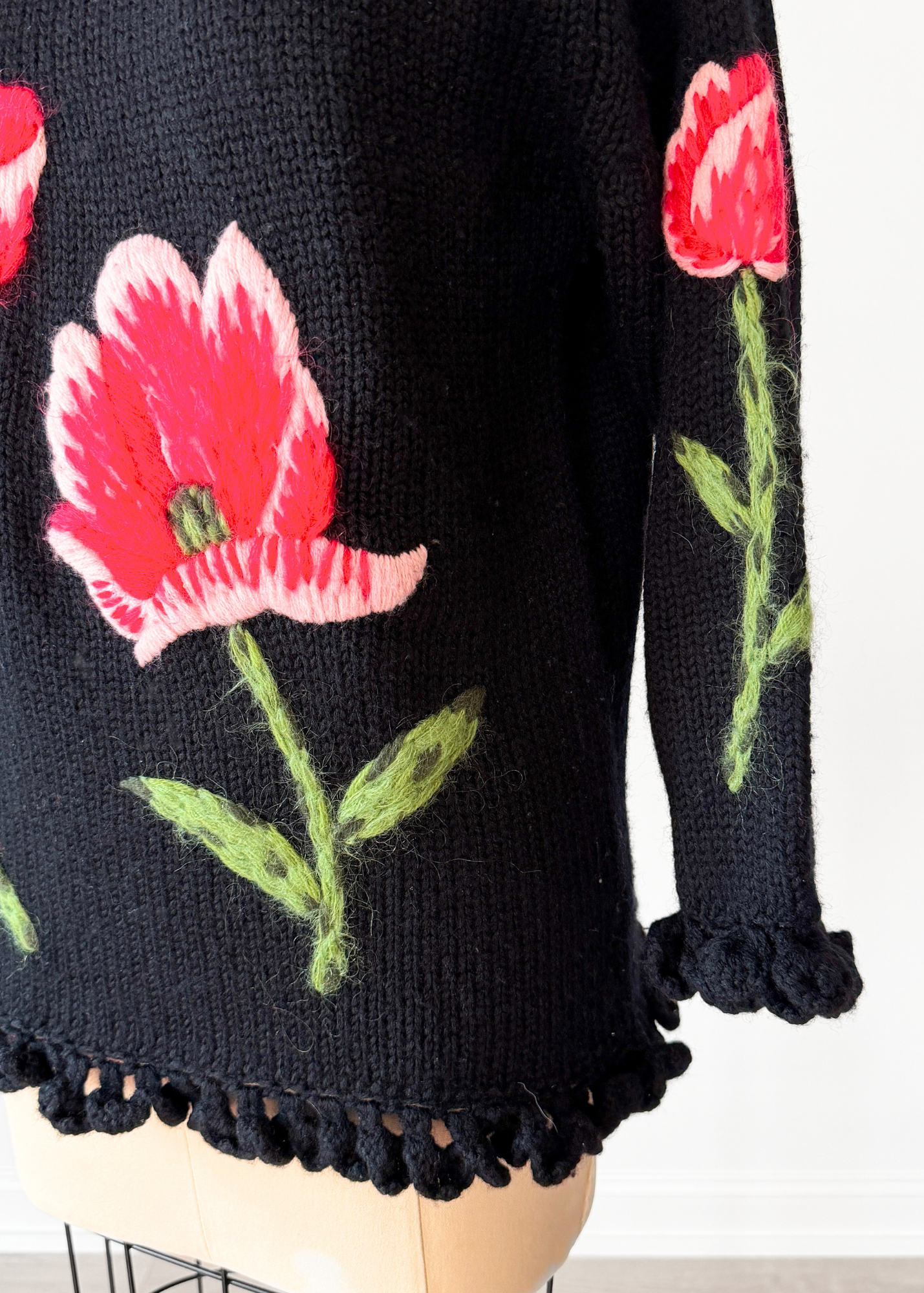 Vintage 60s 70s Mr. Thompson, Please! 100% Virgin Wool Hand Knit Floral Top (M)