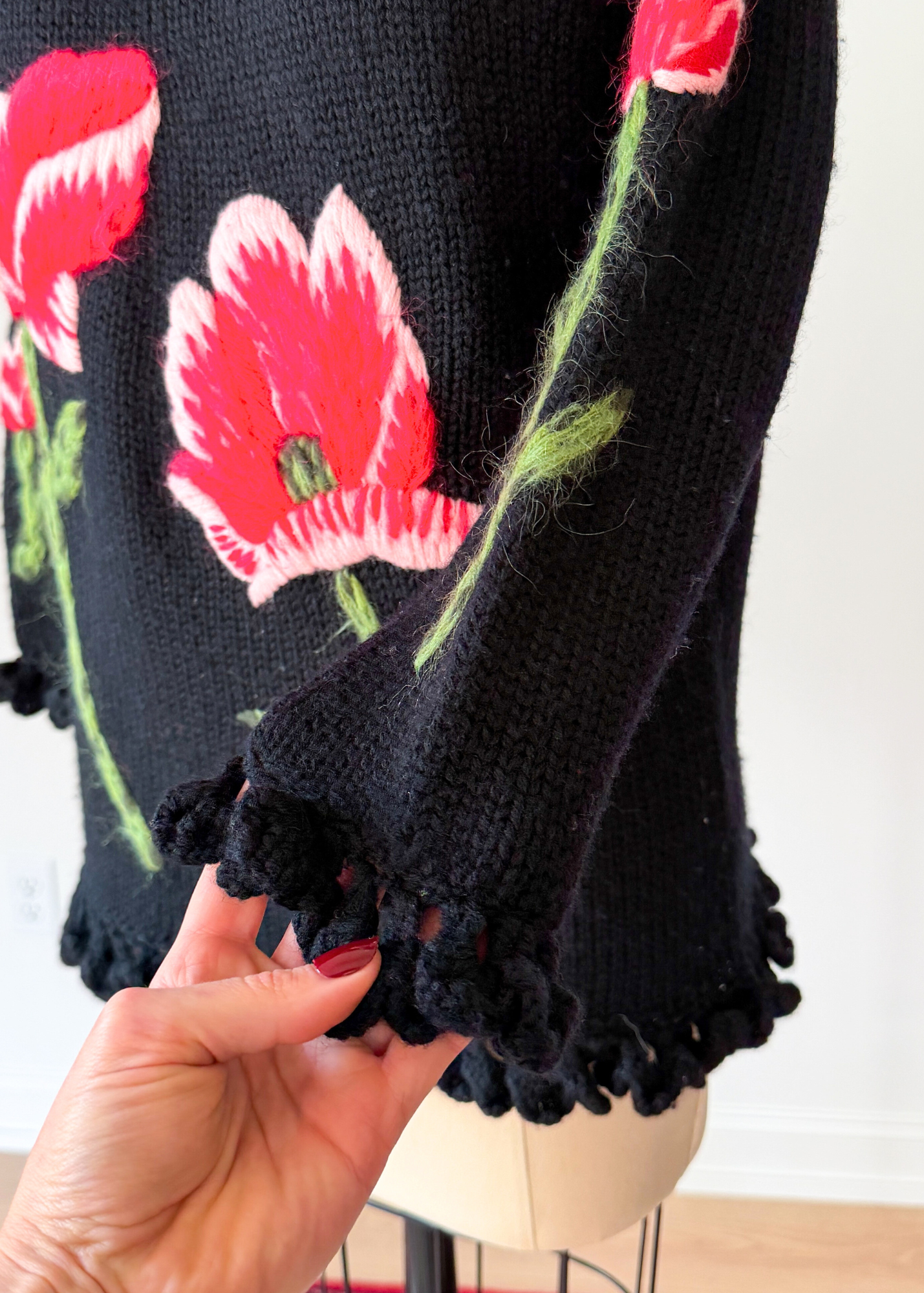 Vintage 60s 70s Mr. Thompson, Please! 100% Virgin Wool Hand Knit Floral Top (M)