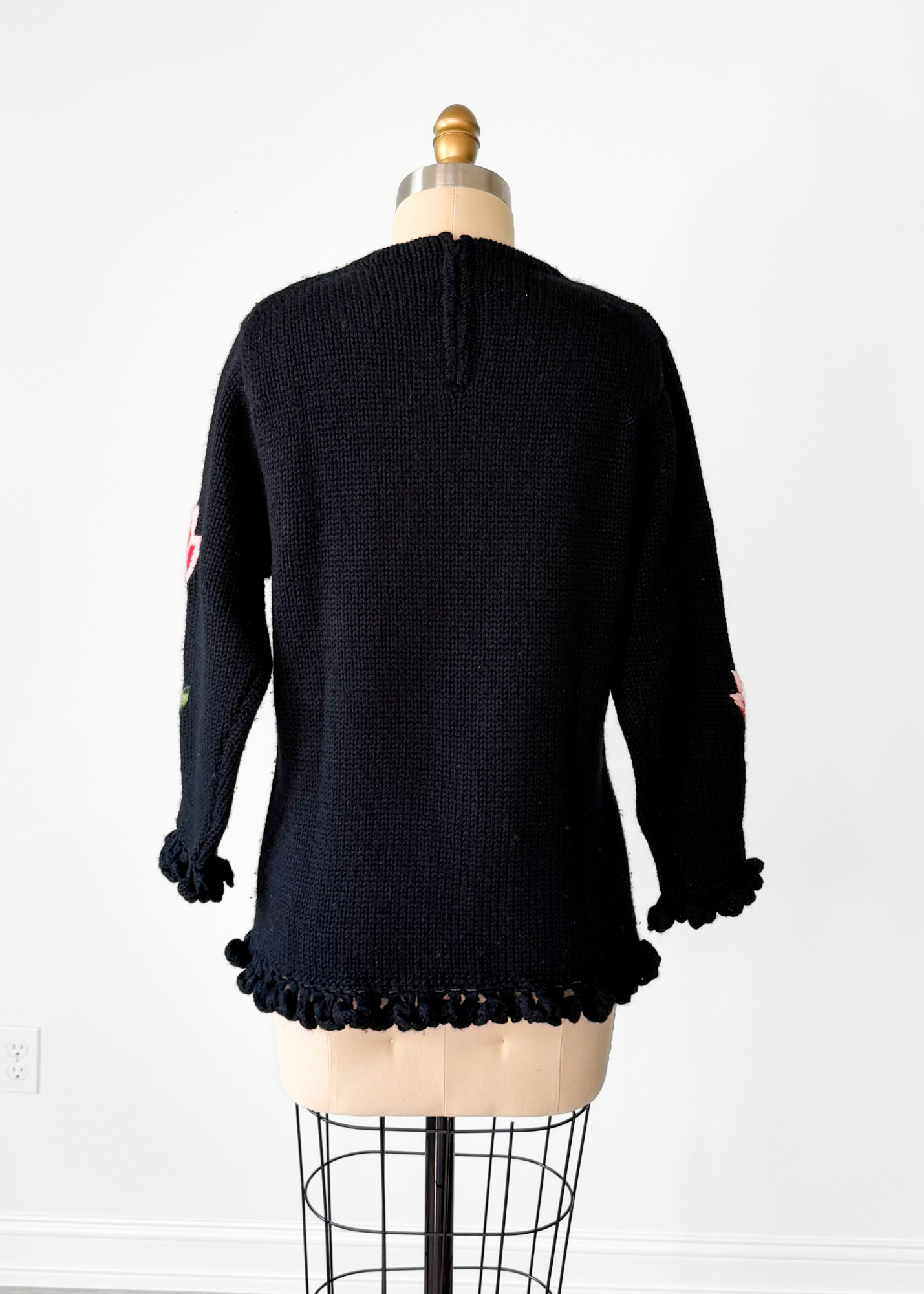 Vintage 60s 70s Mr. Thompson, Please! 100% Virgin Wool Hand Knit Floral Top (M)