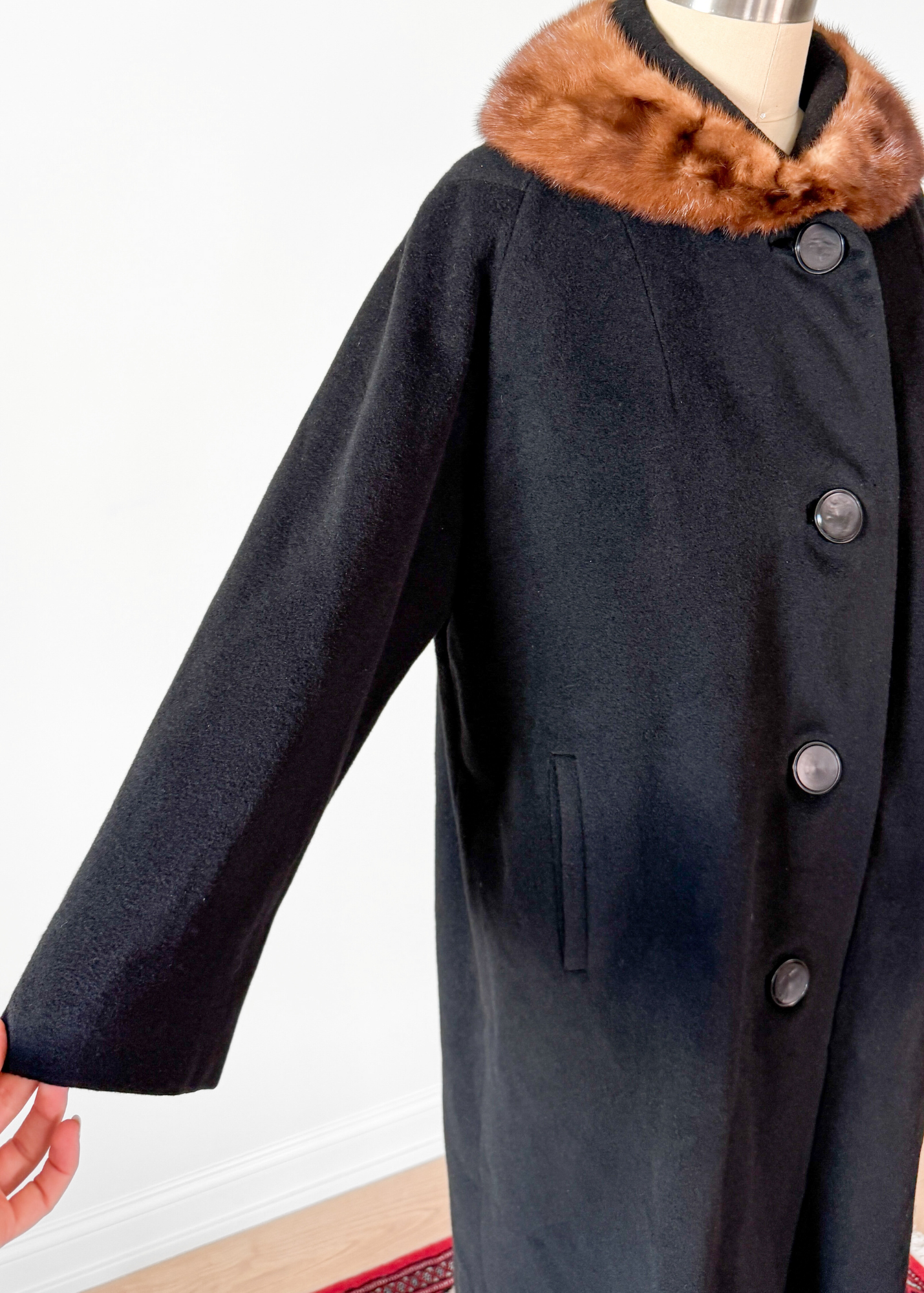 Vintage 60s Black Cashmere & Mink Collar Winter Coat (L)