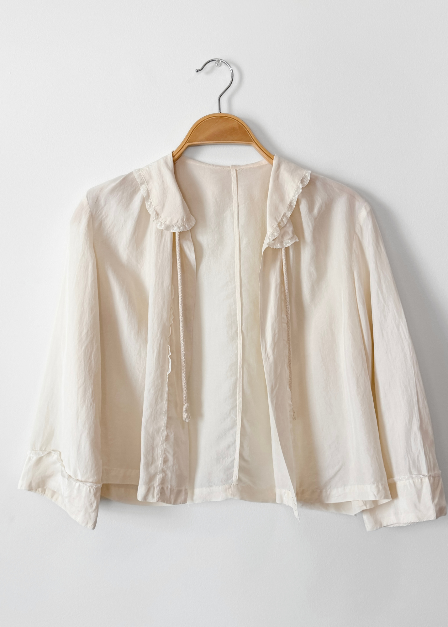 Antique 1920s/30s Cream Silk Night or Bed Jacket (M)