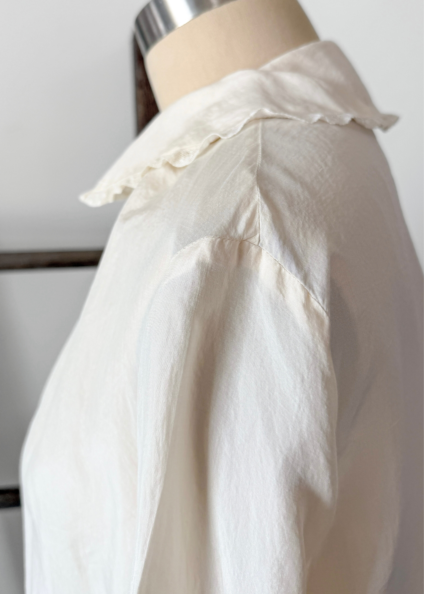Antique 1920s/30s Cream Silk Night or Bed Jacket (M)