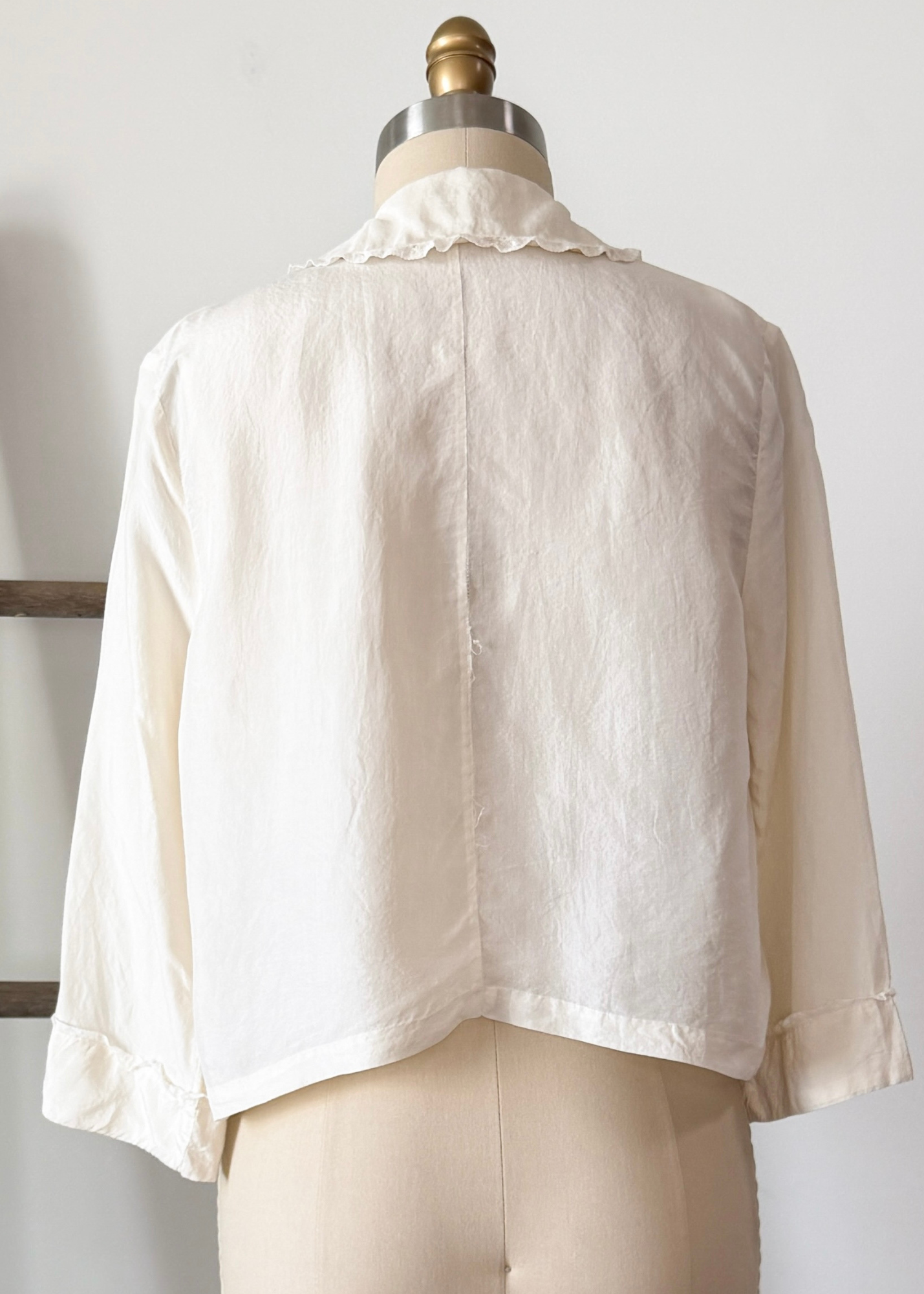 Antique 1920s/30s Cream Silk Night or Bed Jacket (M)