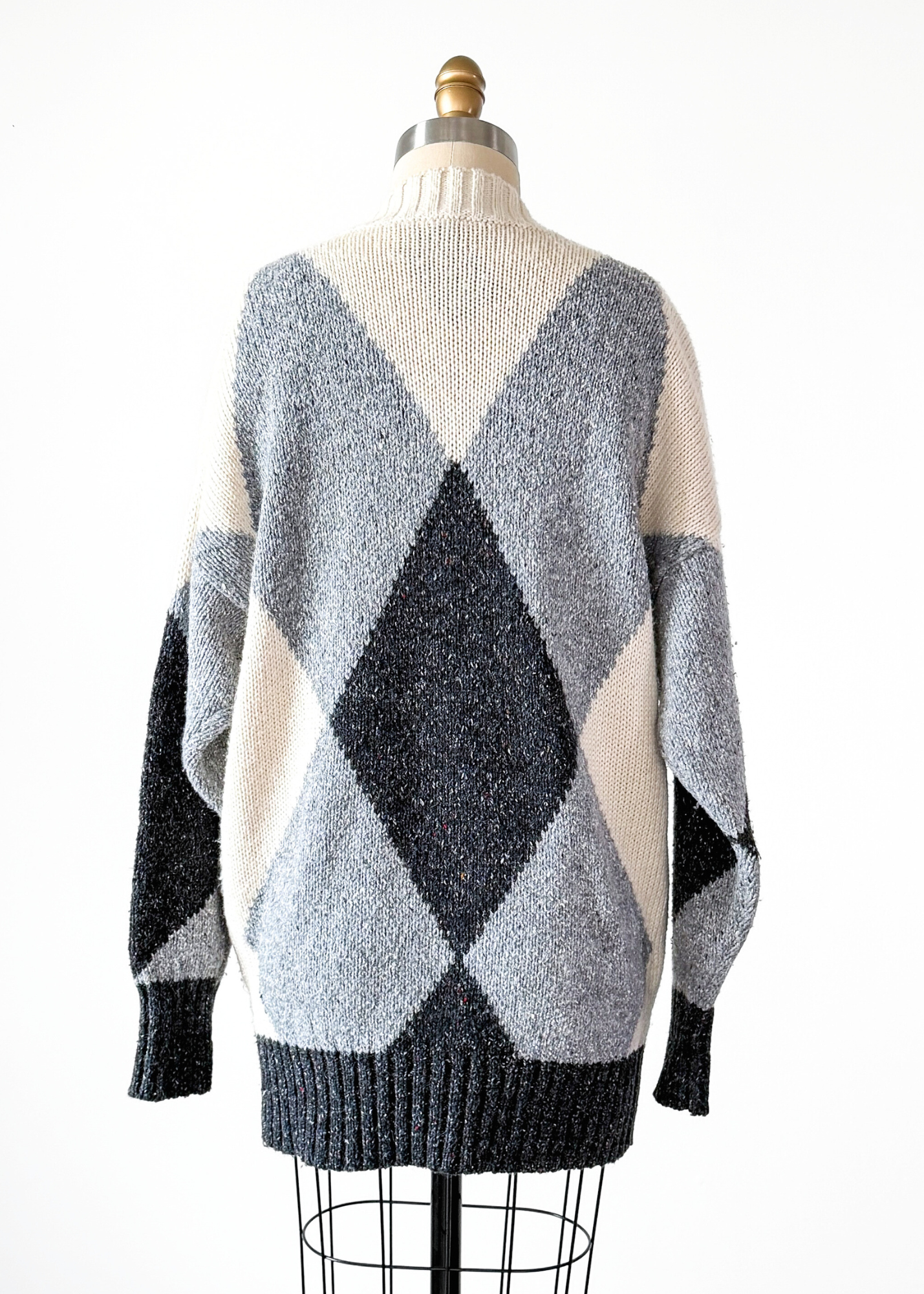 Vintage 90s Liz Sport White & Gray Argyle Cozy Knit Sweater (M)