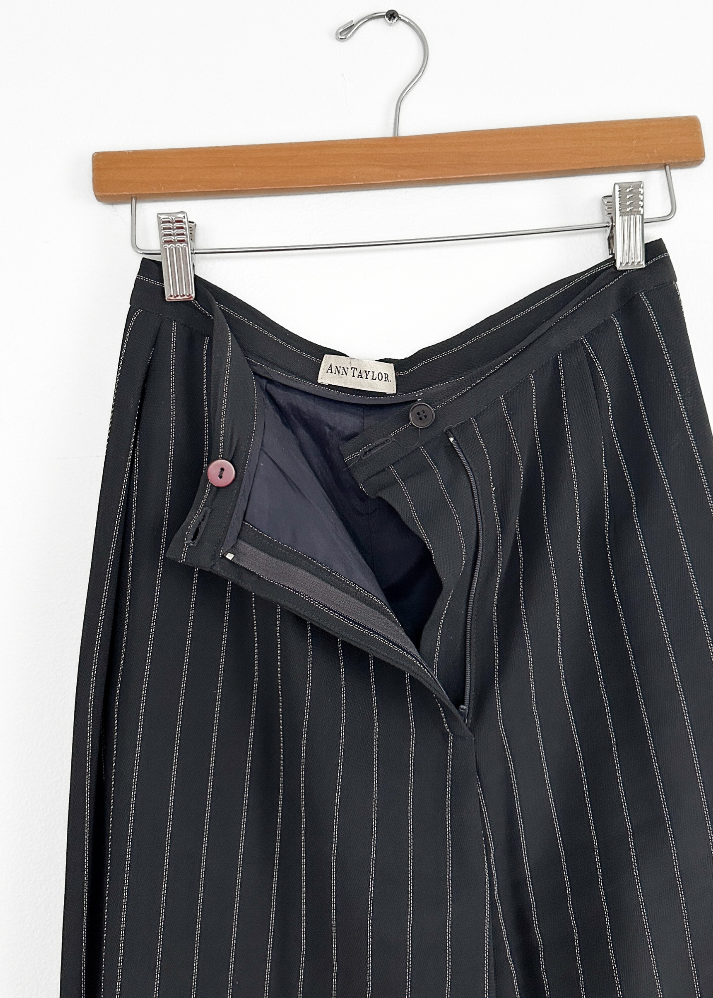 Vintage 00s Ann Taylor Navy Pinstripe Pants (6)