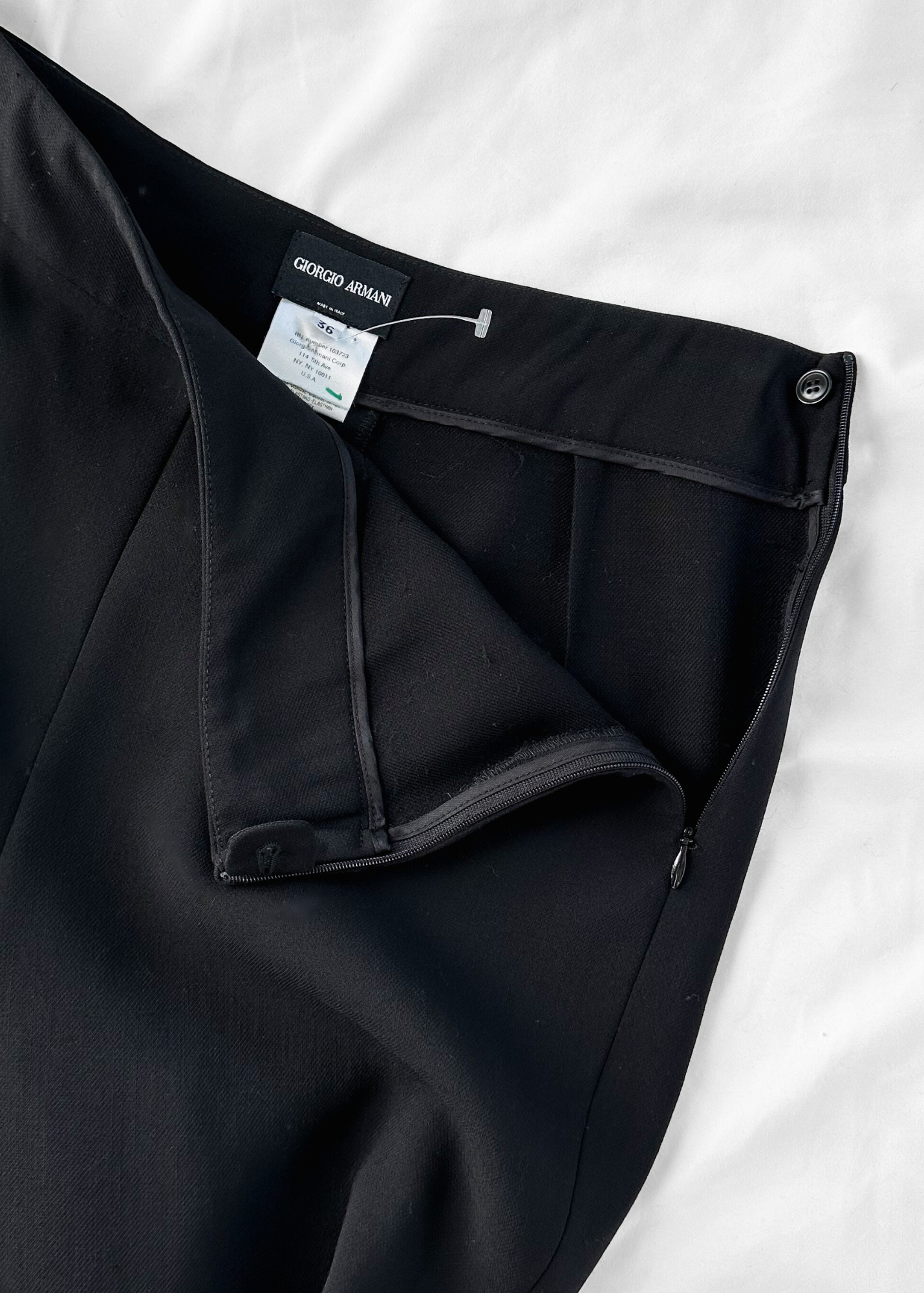 Giorgio Armani Black Light Wight Wool High Waist Pants (36 or 4)