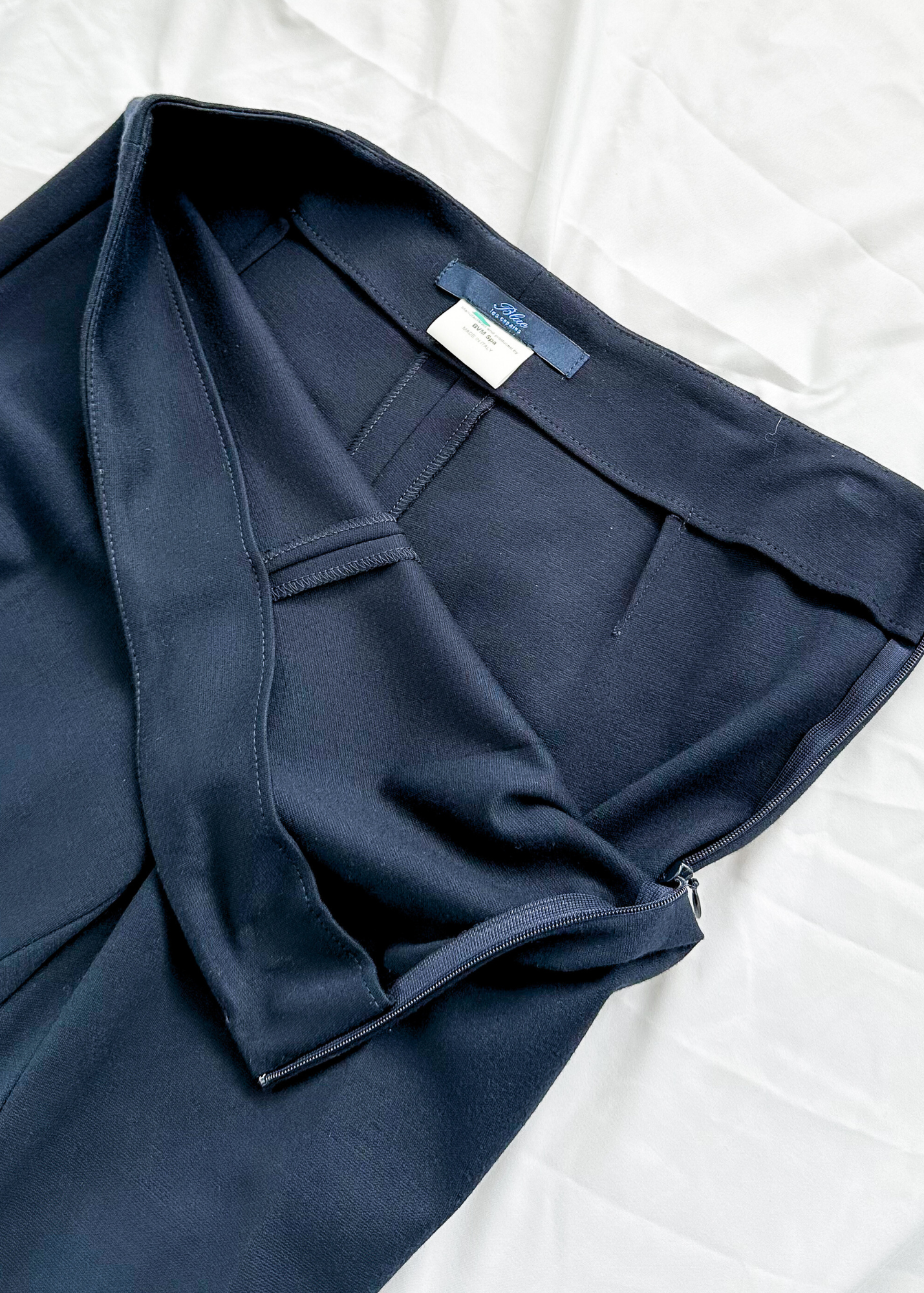 Blue Les Copains Navy Blue Tapered Ankle Pants (IT 38 or US 2/4)