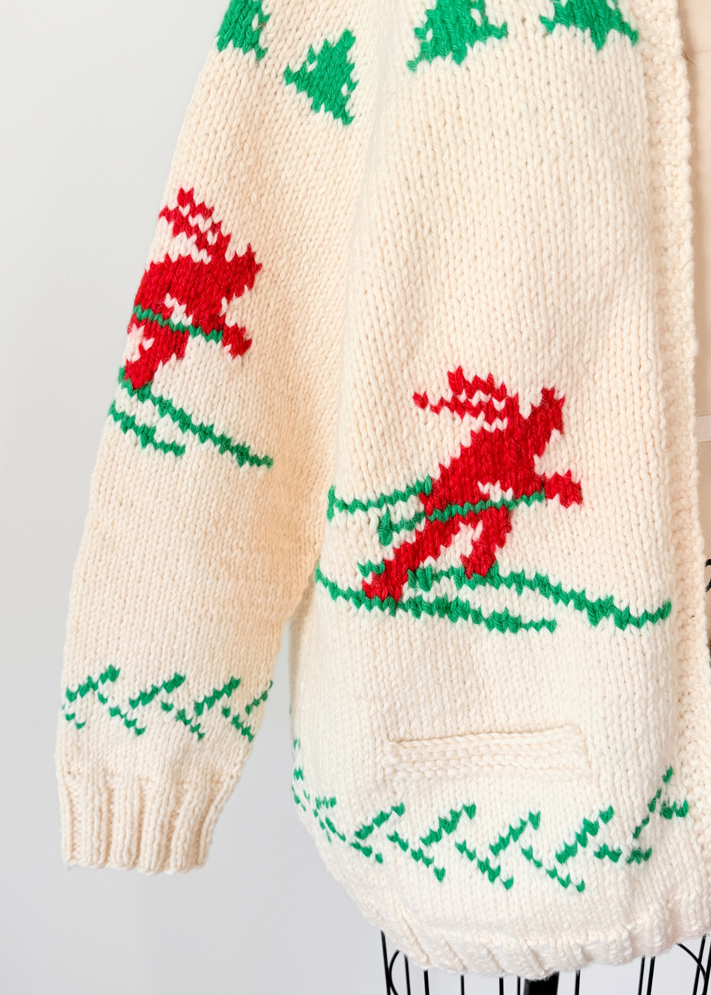 Vintage 60s Hand Knit One Of A Kind Cowichan Cream Ski Theme Alpine Sweater