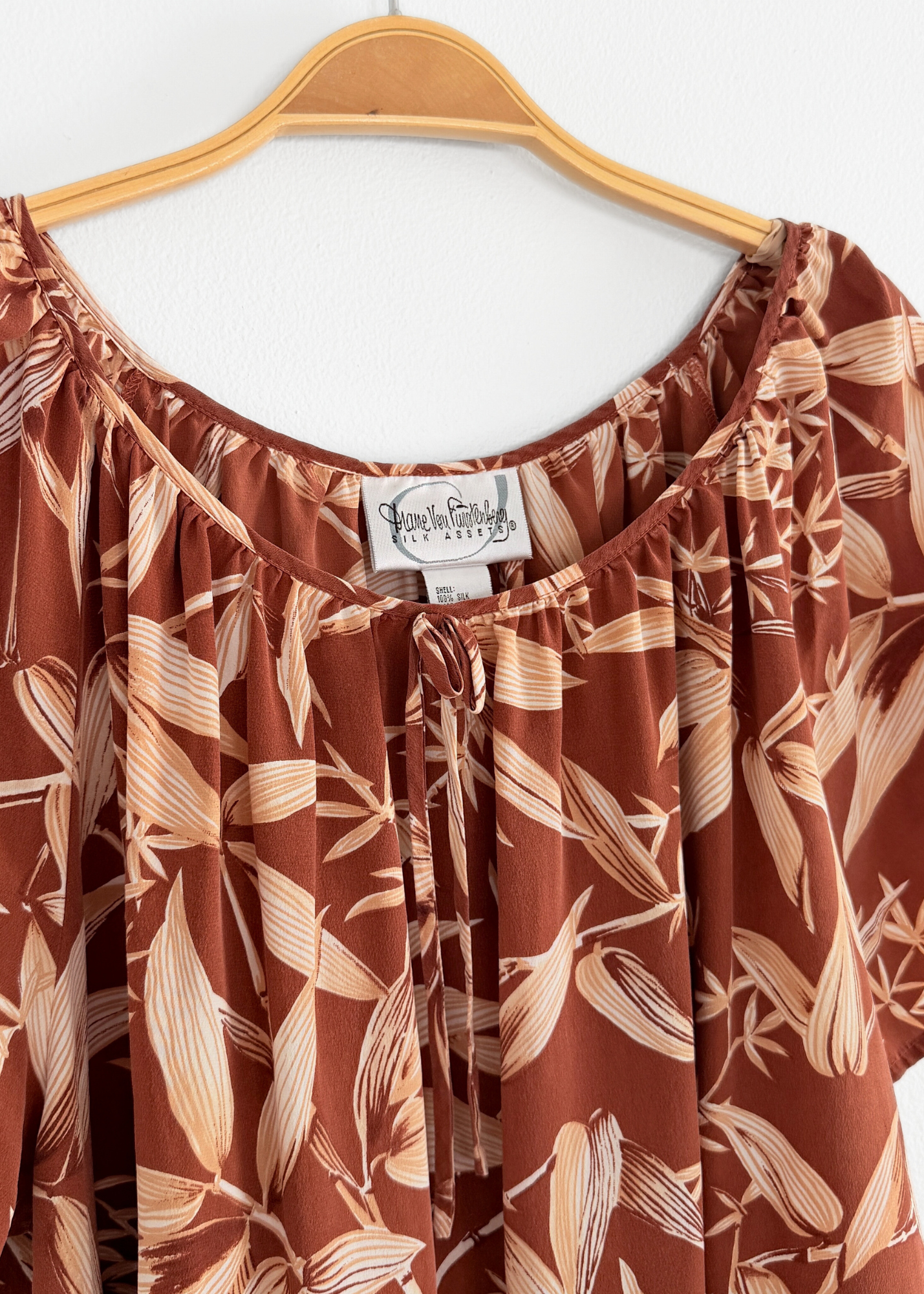 Diane von Furstenberg Silk Assets Brown 100% Silk Print Flutter Sleeve Top (XL)