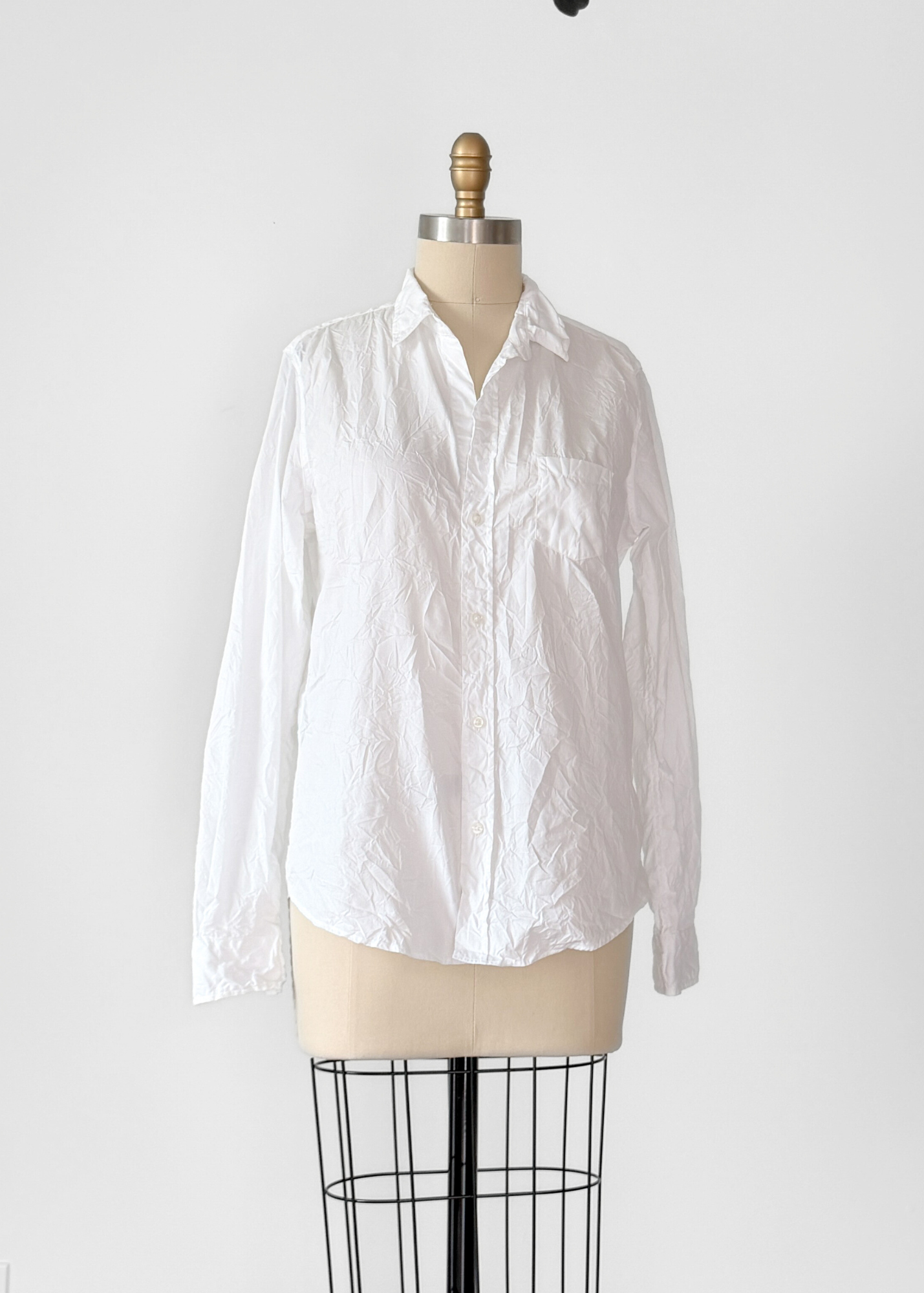 Frank & Eileen Barry Tailored Button Down in Signature Crinkle White Cotton (M)