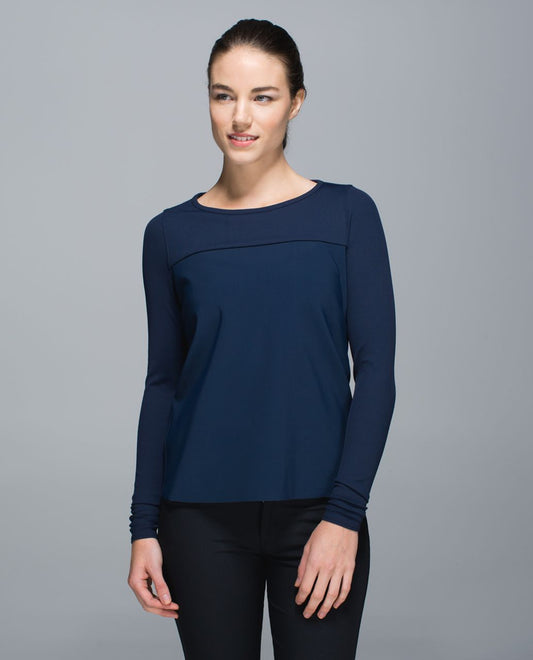 Lululemon Out Of This World Long Sleeve Top in Inkwell Navy (6)